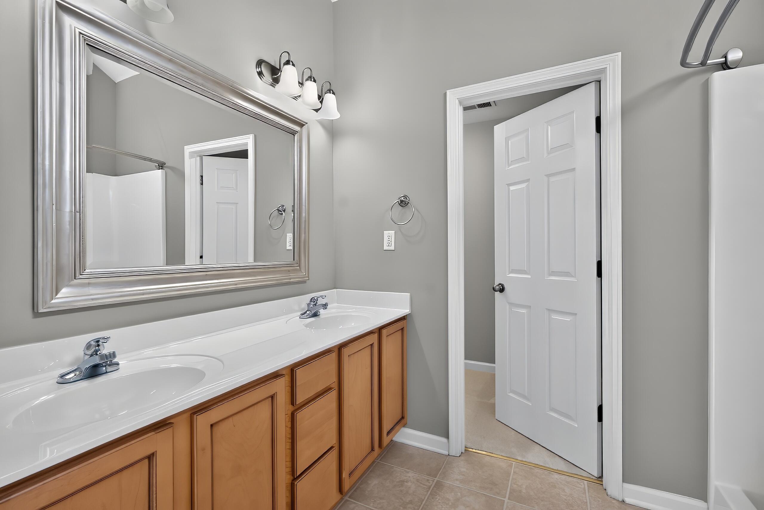 2517 Denburn Court Property Photo 32