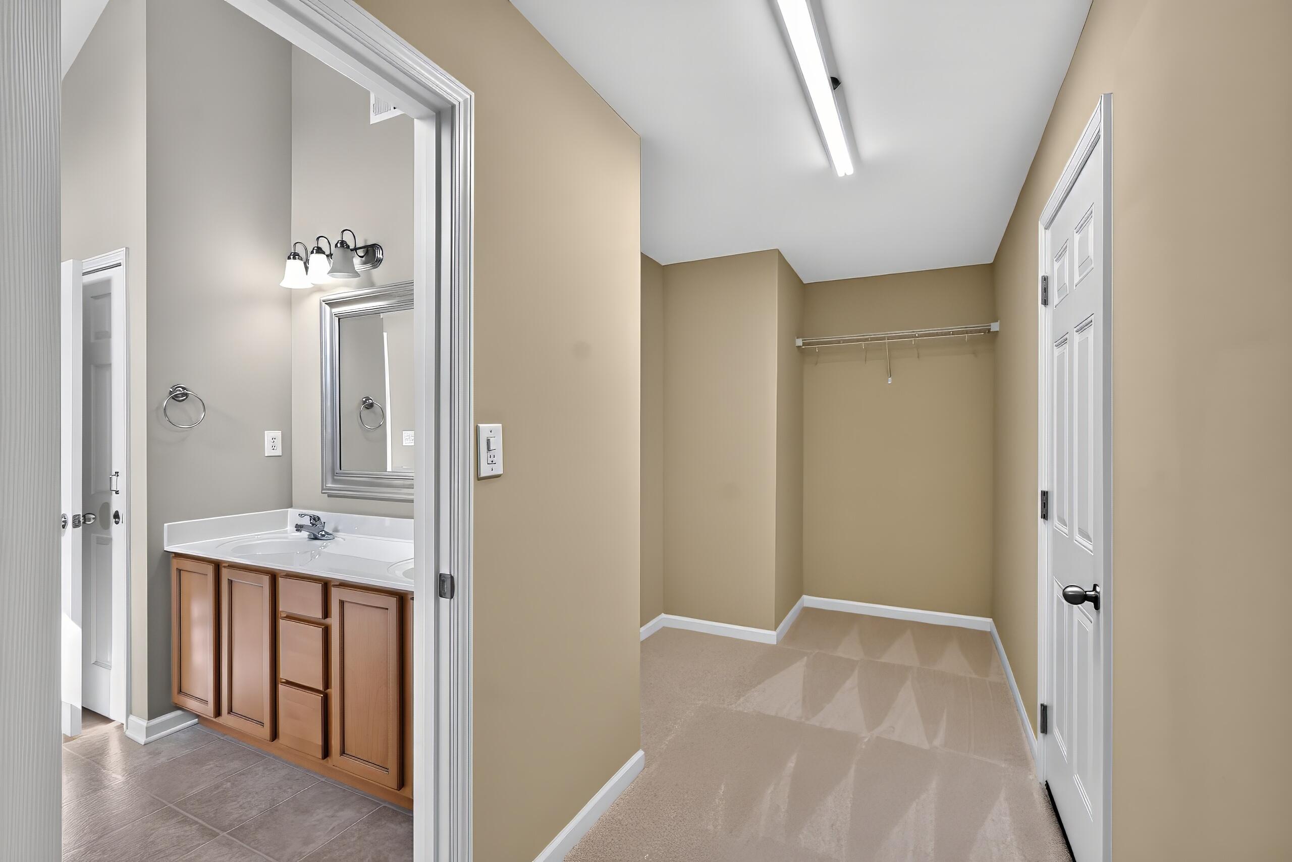 2517 Denburn Court Property Photo 34