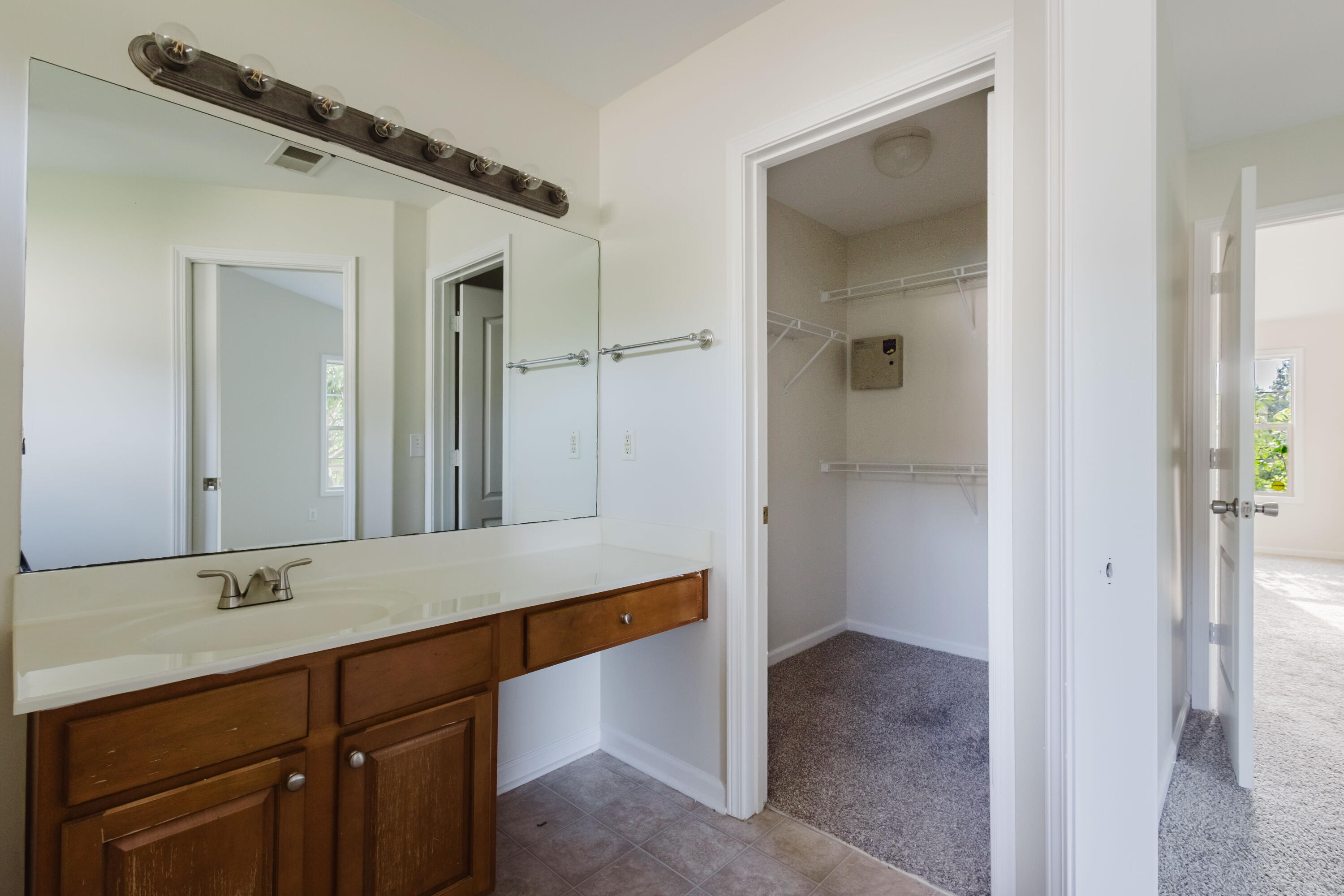 4705 Miami Circle Property Photo 24