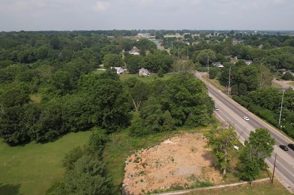 2400 Versailles Road Property Photo 1