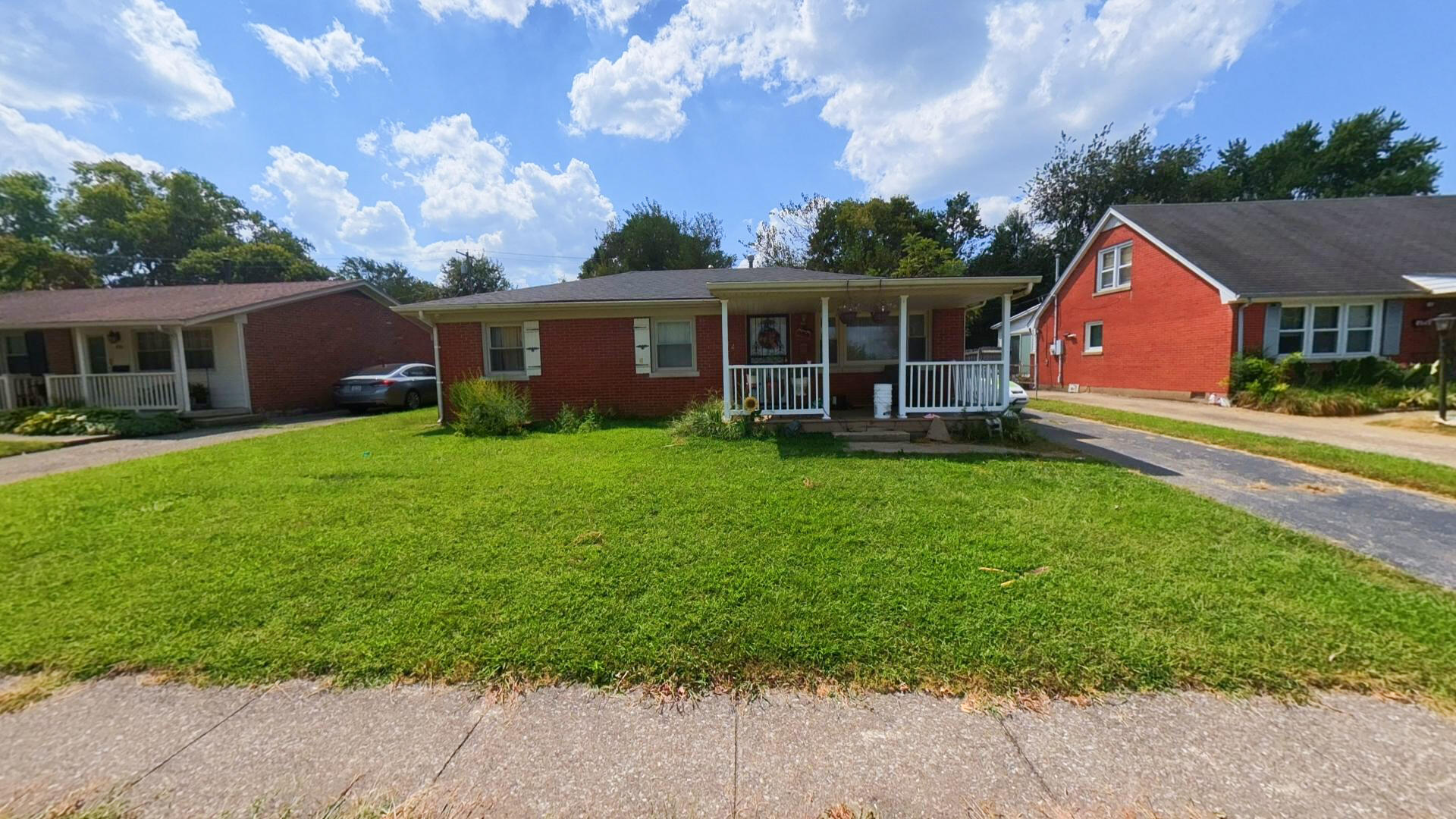 412 Sandalwood Drive Property Photo 2