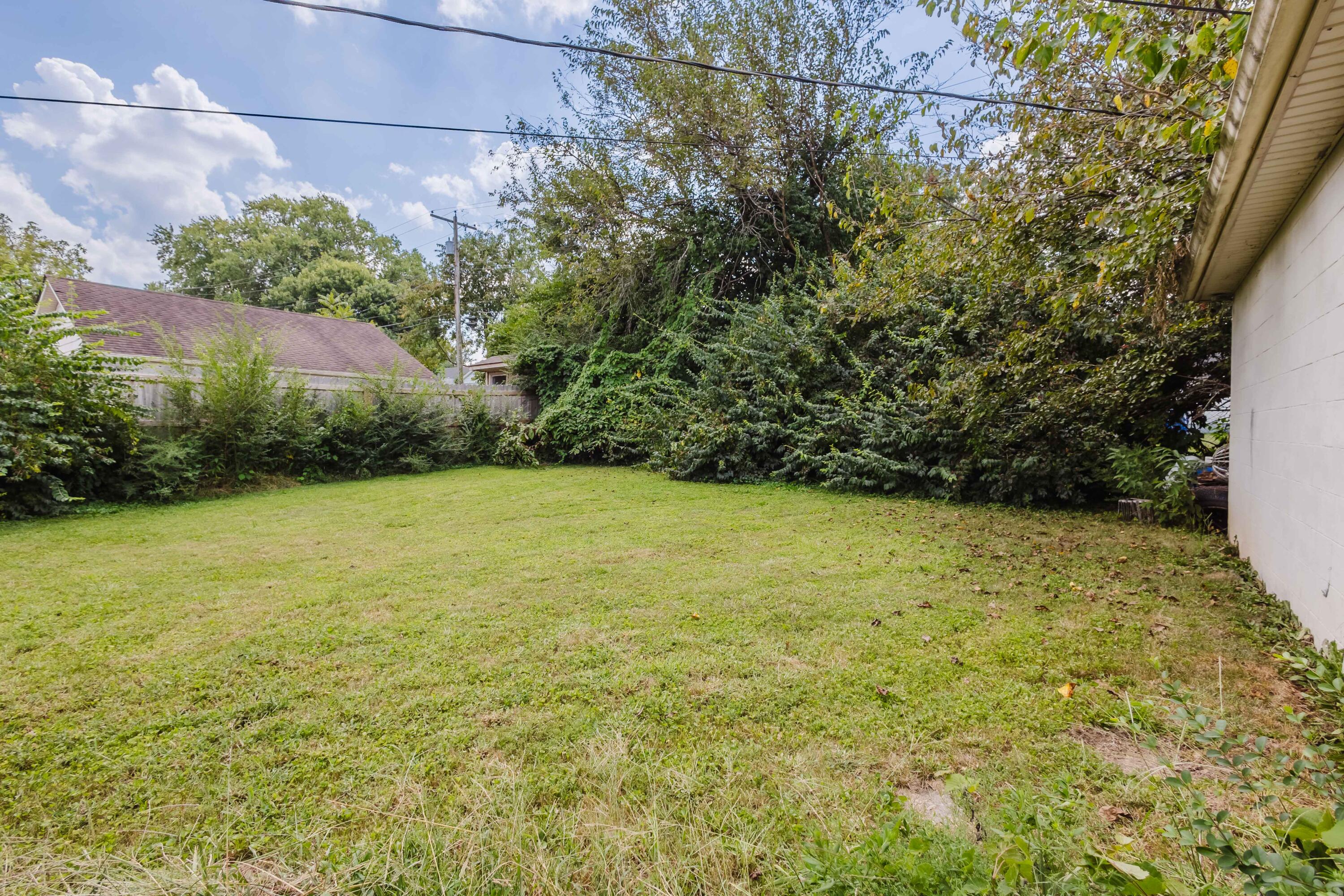 412 Sandalwood Drive Property Photo 29