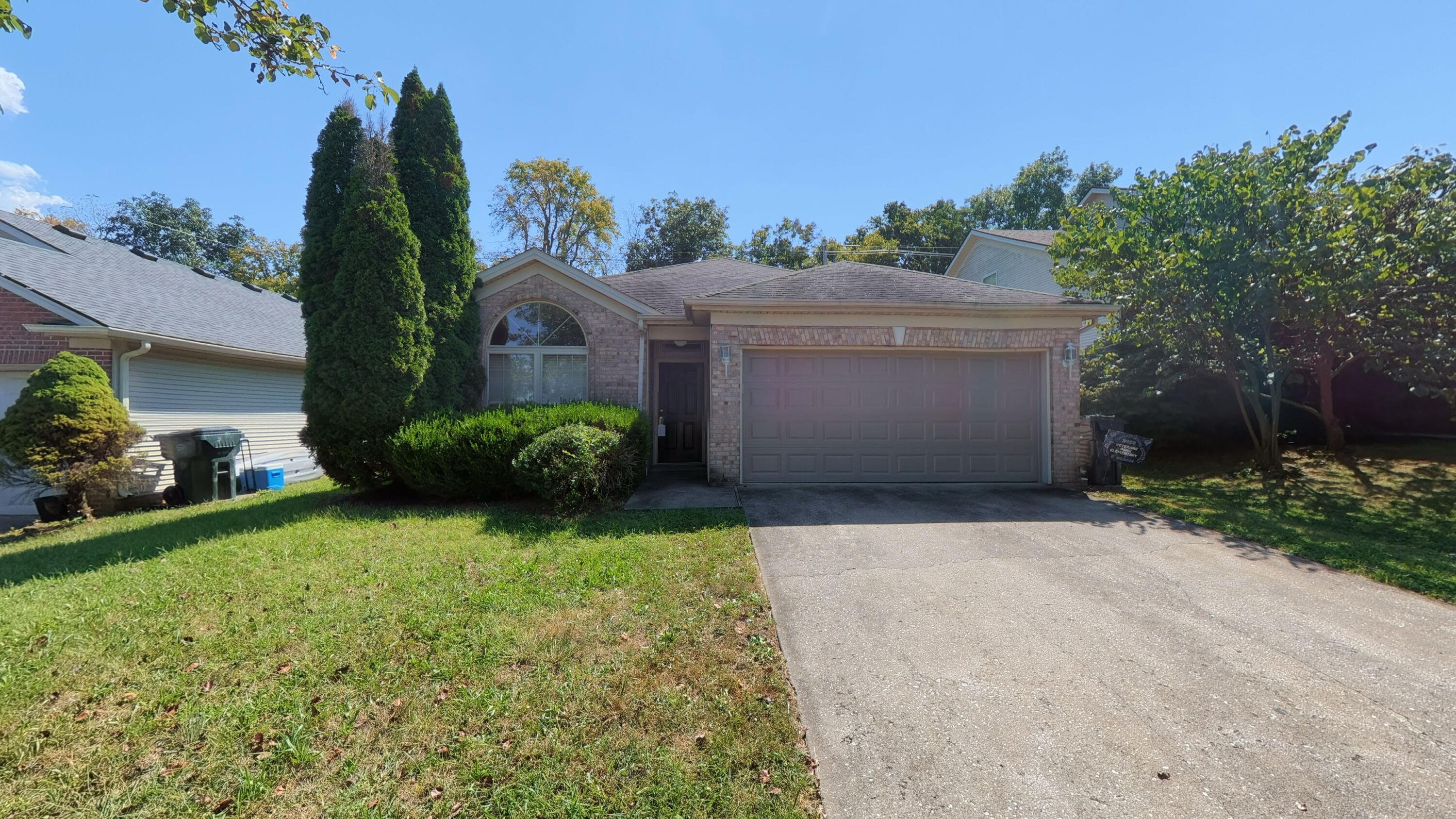 885 Henderson Drive Property Photo 1