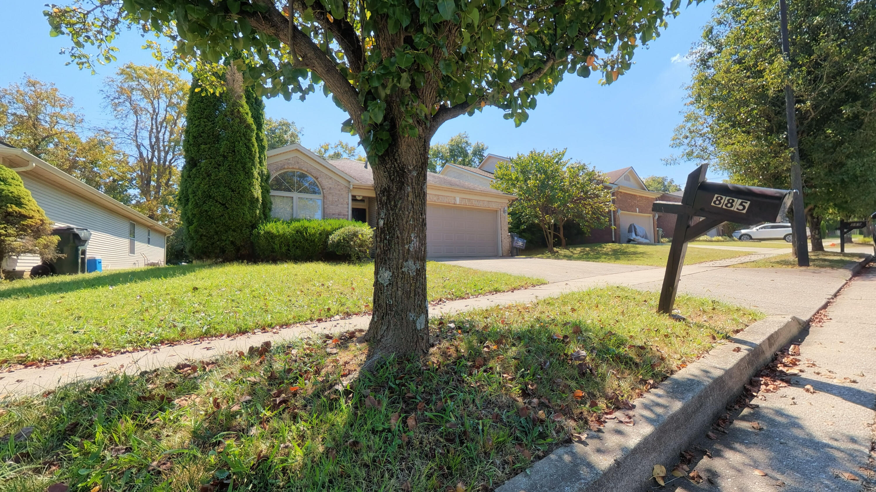 885 Henderson Drive Property Photo 2