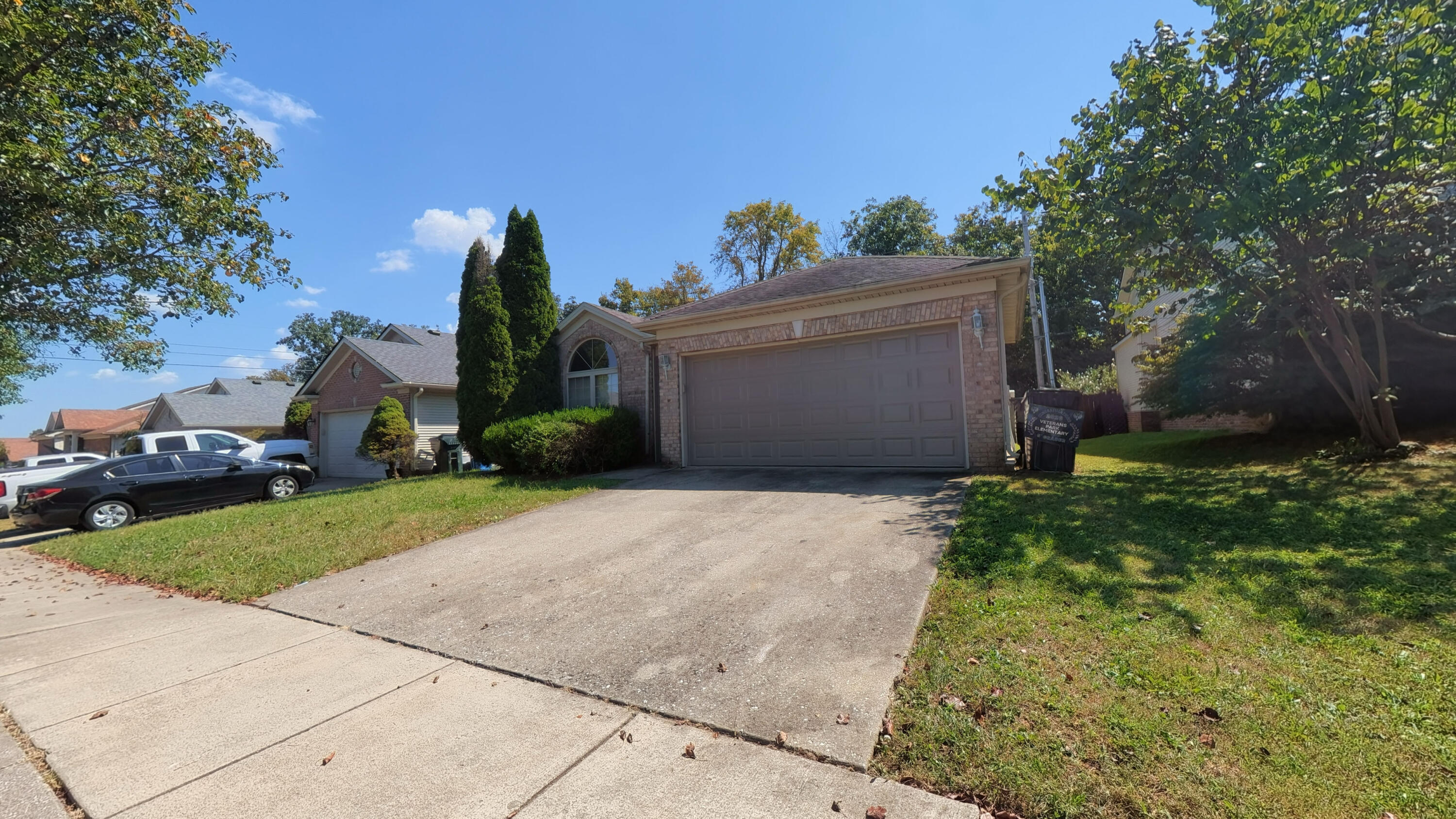 885 Henderson Drive Property Photo 3