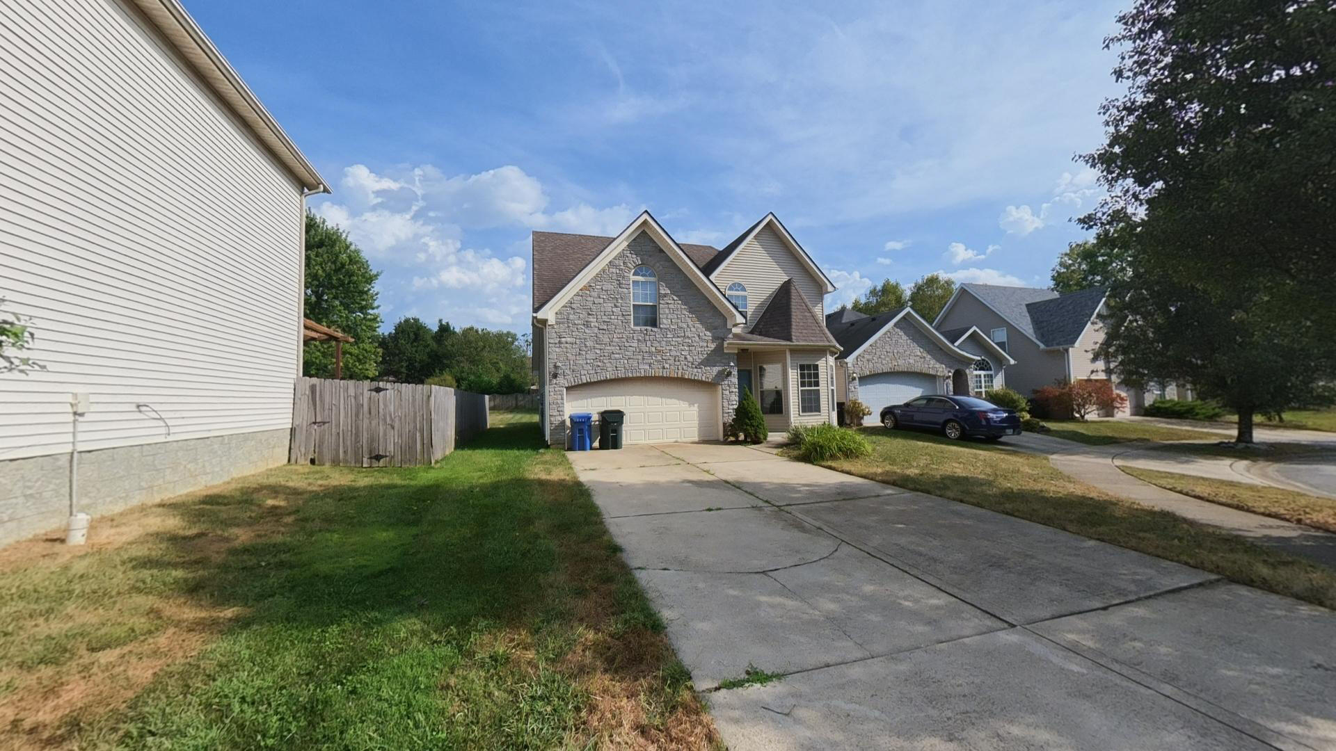 2312 Lilac Park Property Photo 1