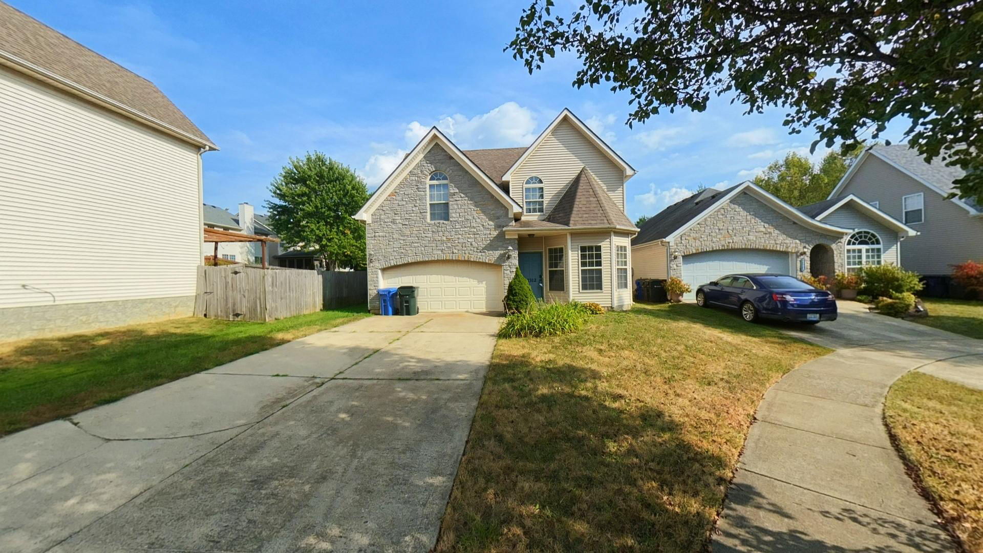 2312 Lilac Park Property Photo 2