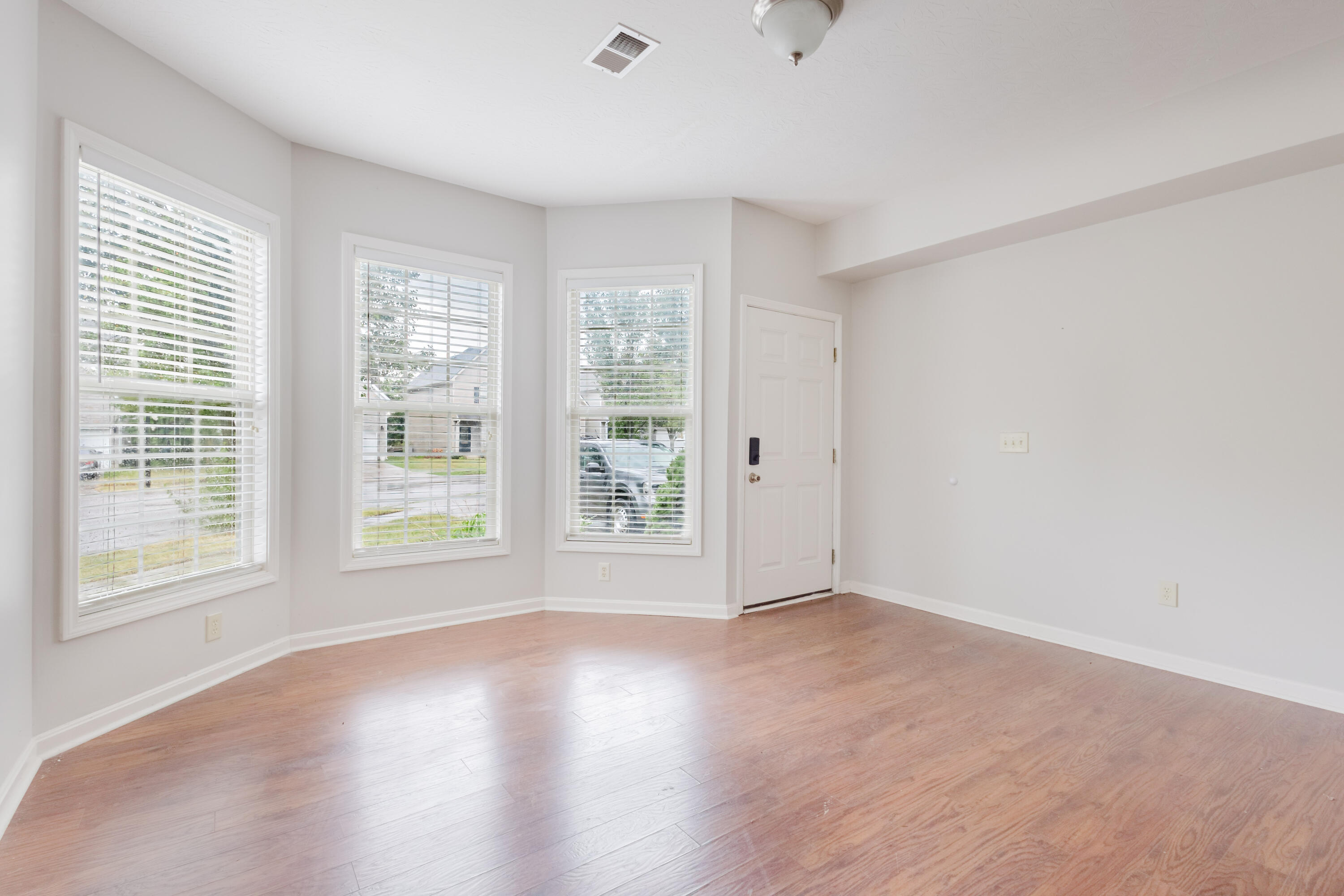 2312 Lilac Park Property Photo 6