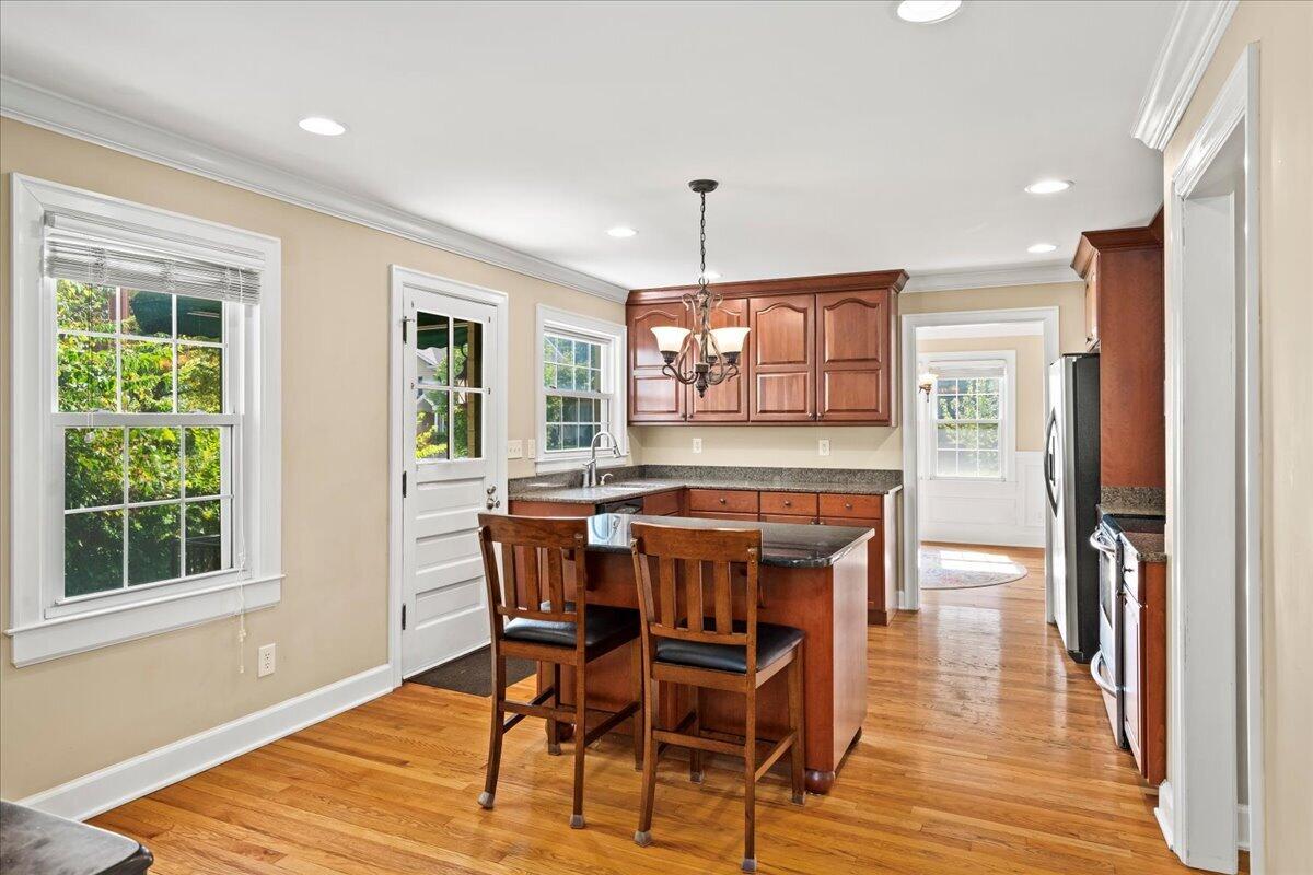 335 Queensway Drive Property Photo 11