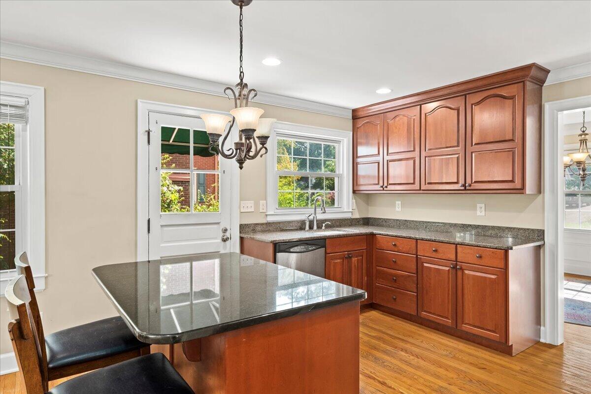 335 Queensway Drive Property Photo 13