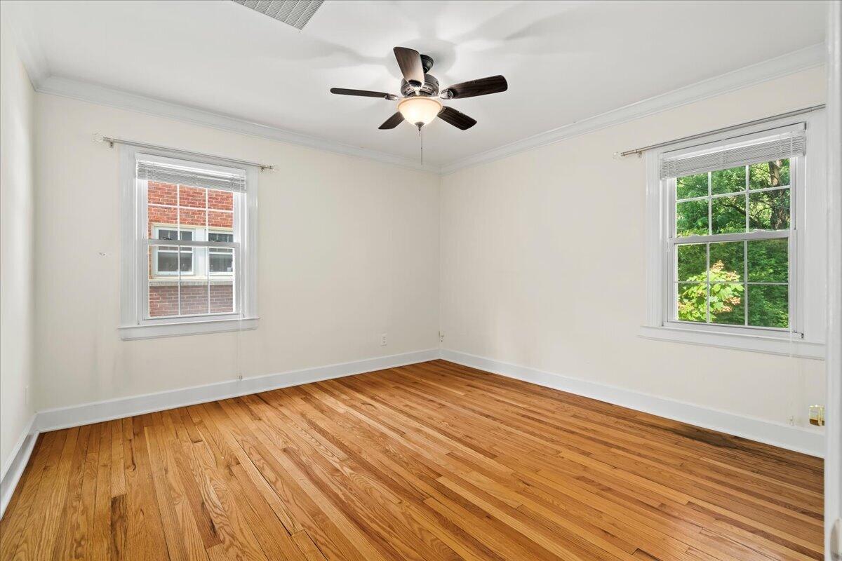 335 Queensway Drive Property Photo 16