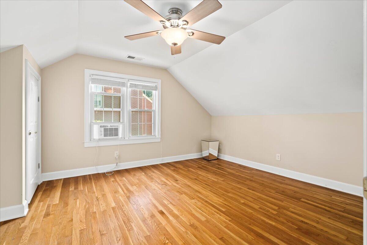 335 Queensway Drive Property Photo 20