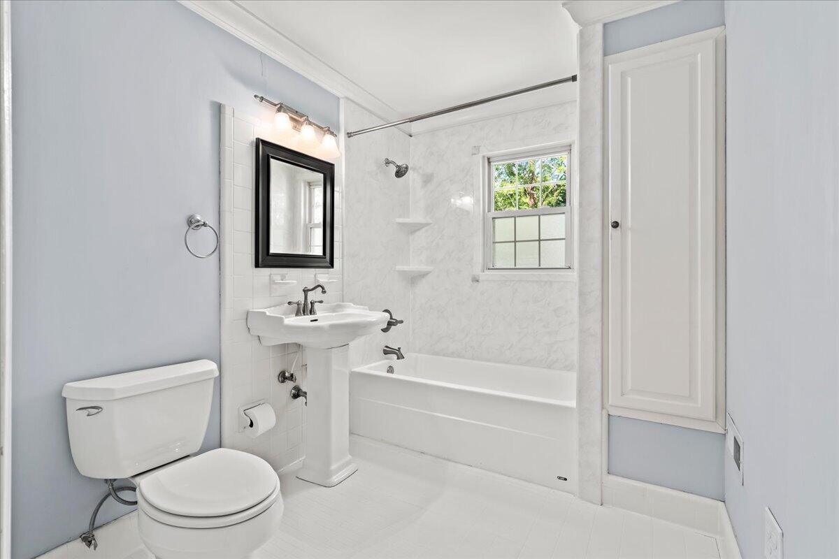 335 Queensway Drive Property Photo 22