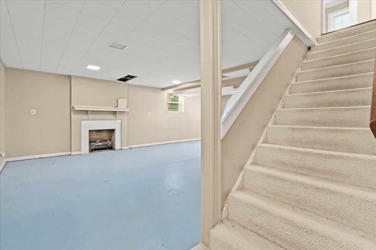 335 Queensway Drive Property Photo 24