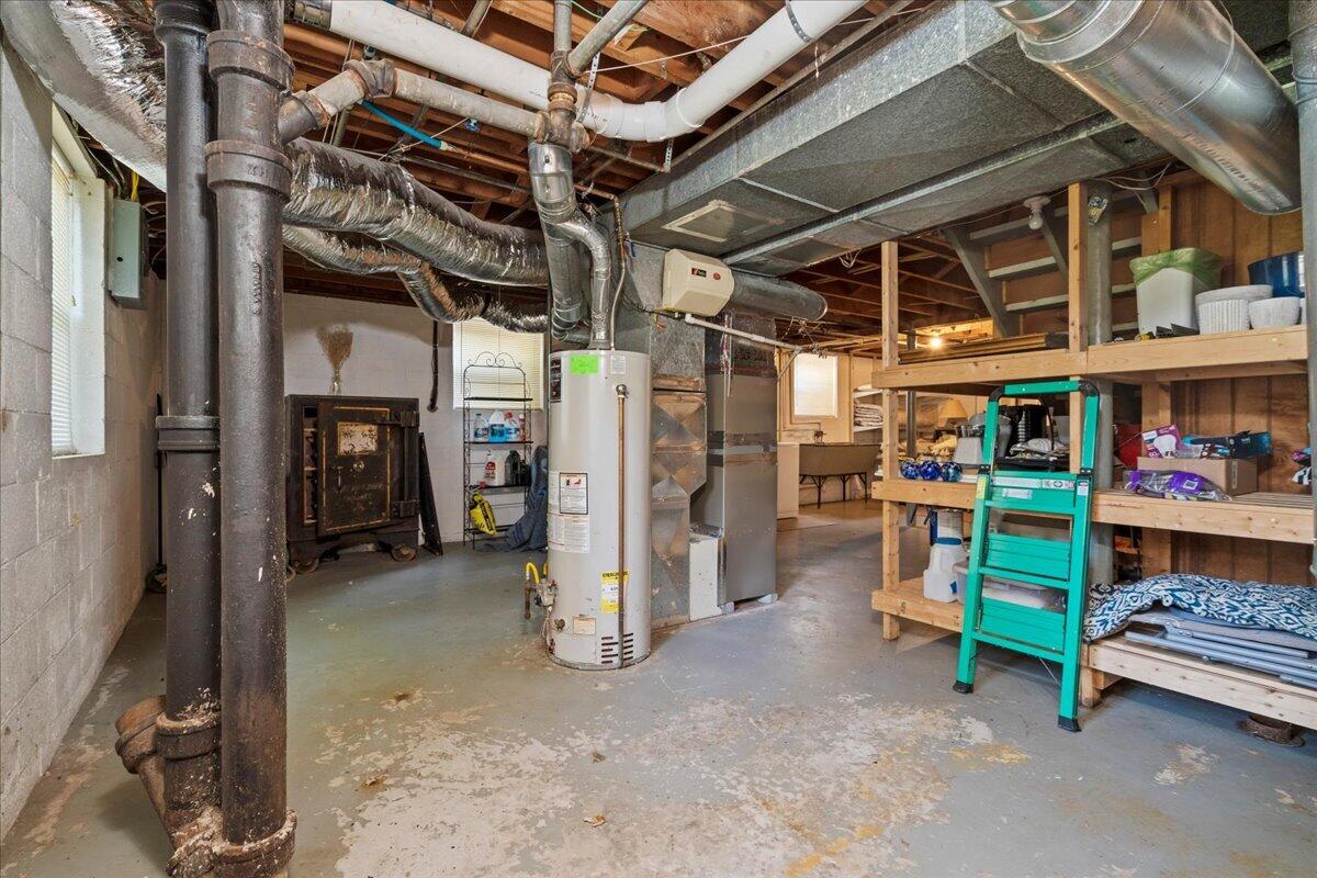 335 Queensway Drive Property Photo 27