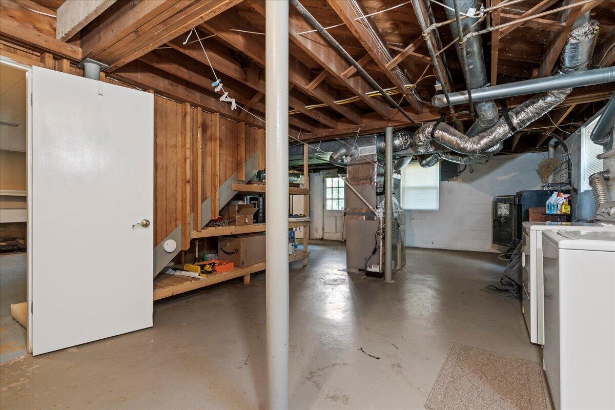 335 Queensway Drive Property Photo 29