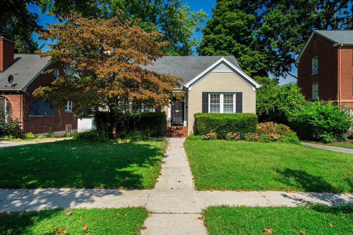 335 Queensway Drive Property Photo 40
