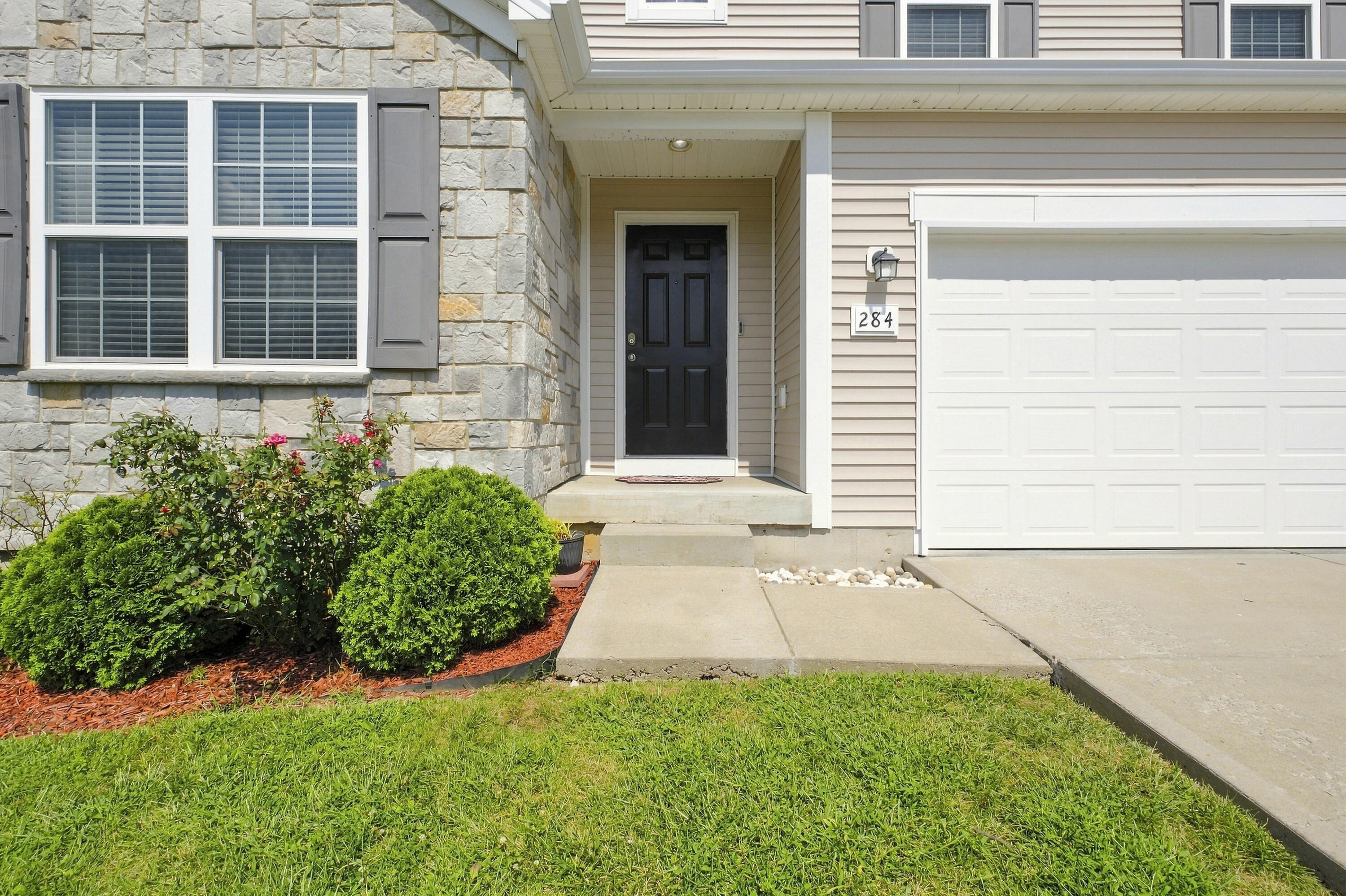 284 St Regis Drive Property Photo 4