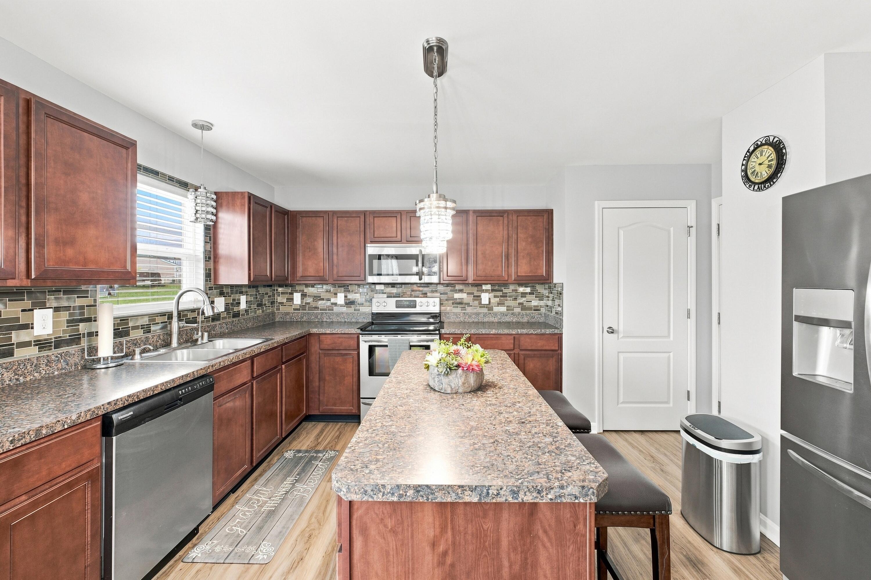 284 St Regis Drive Property Photo 17