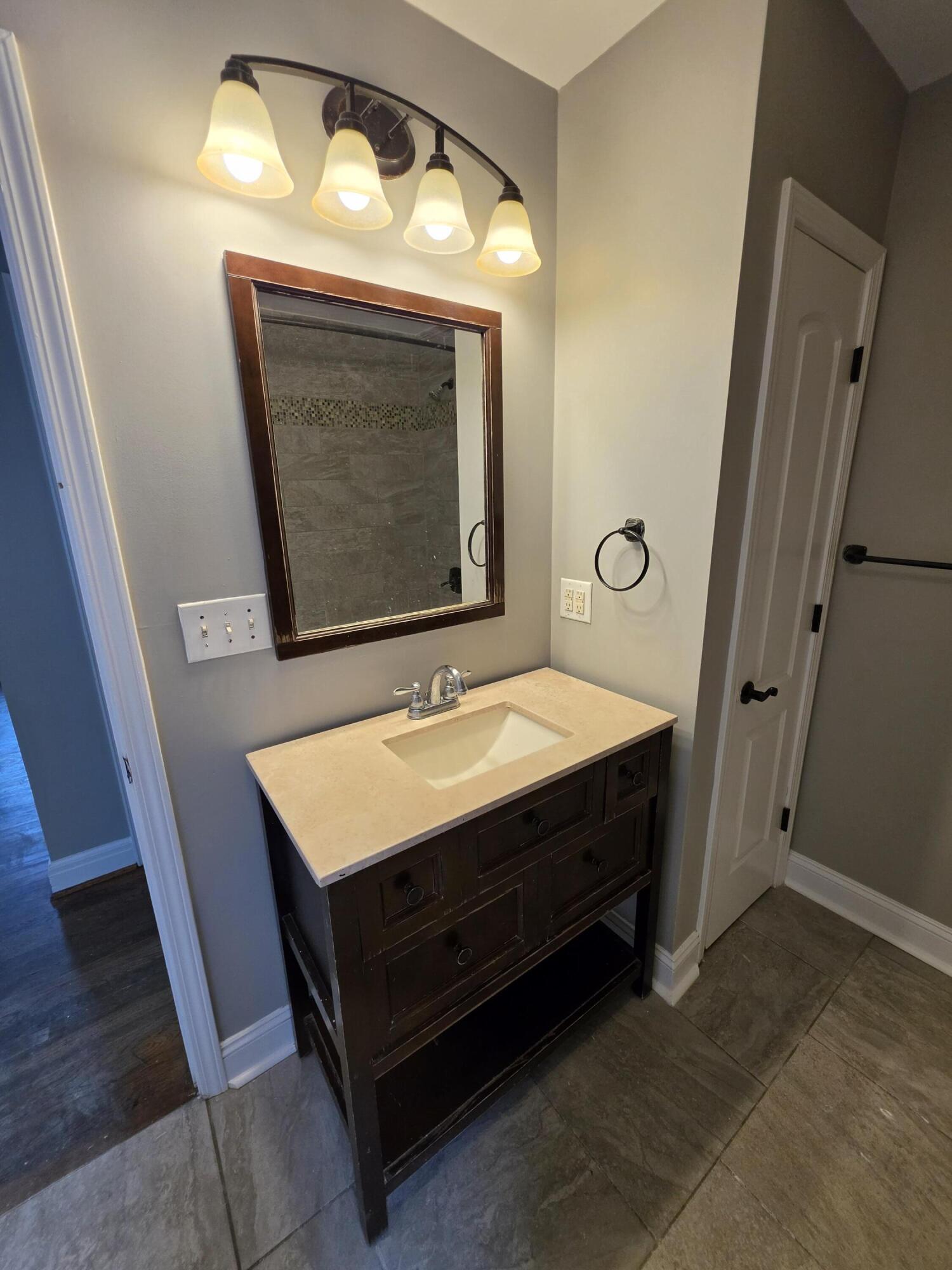 1038 Kees Road Property Photo 14
