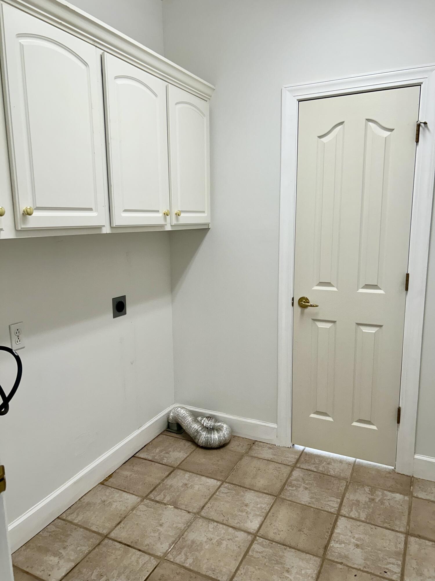 1424 Redwood Ct Property Photo 13