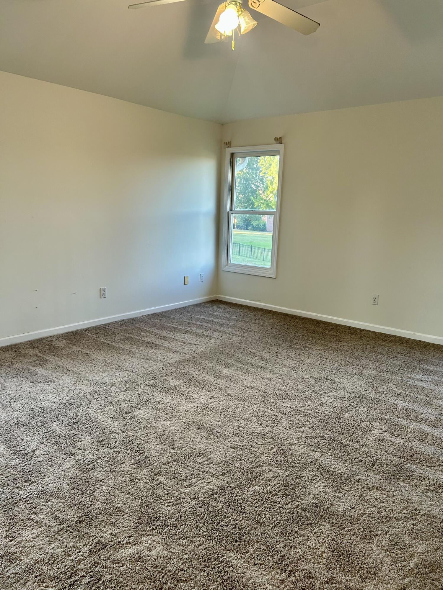 1424 Redwood Ct Property Photo 44