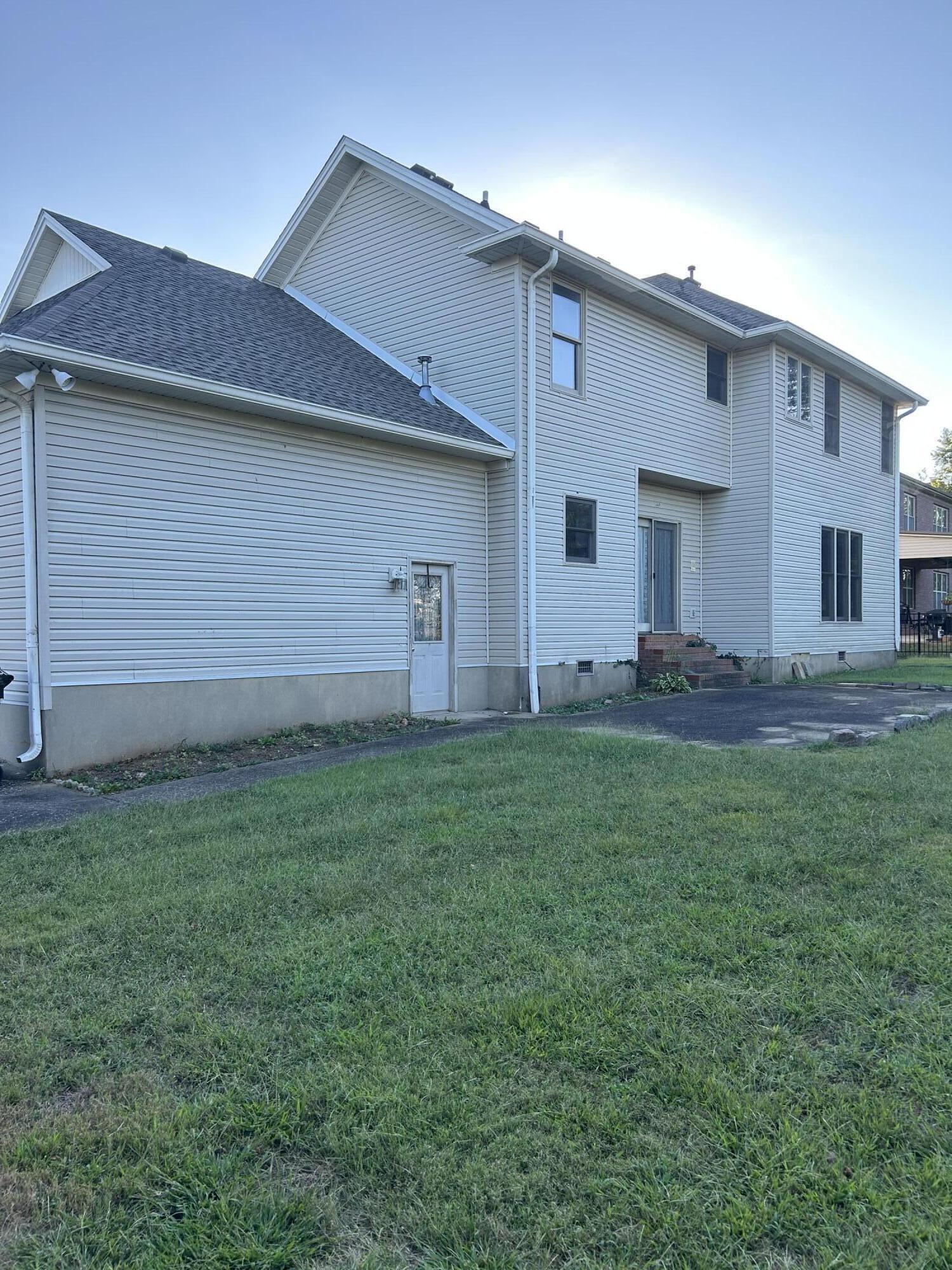 1424 Redwood Ct Property Photo 58