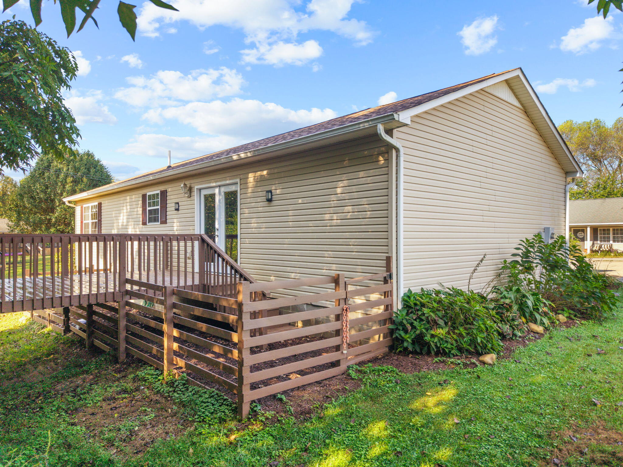 1851 Laurel River Road Property Photo 4