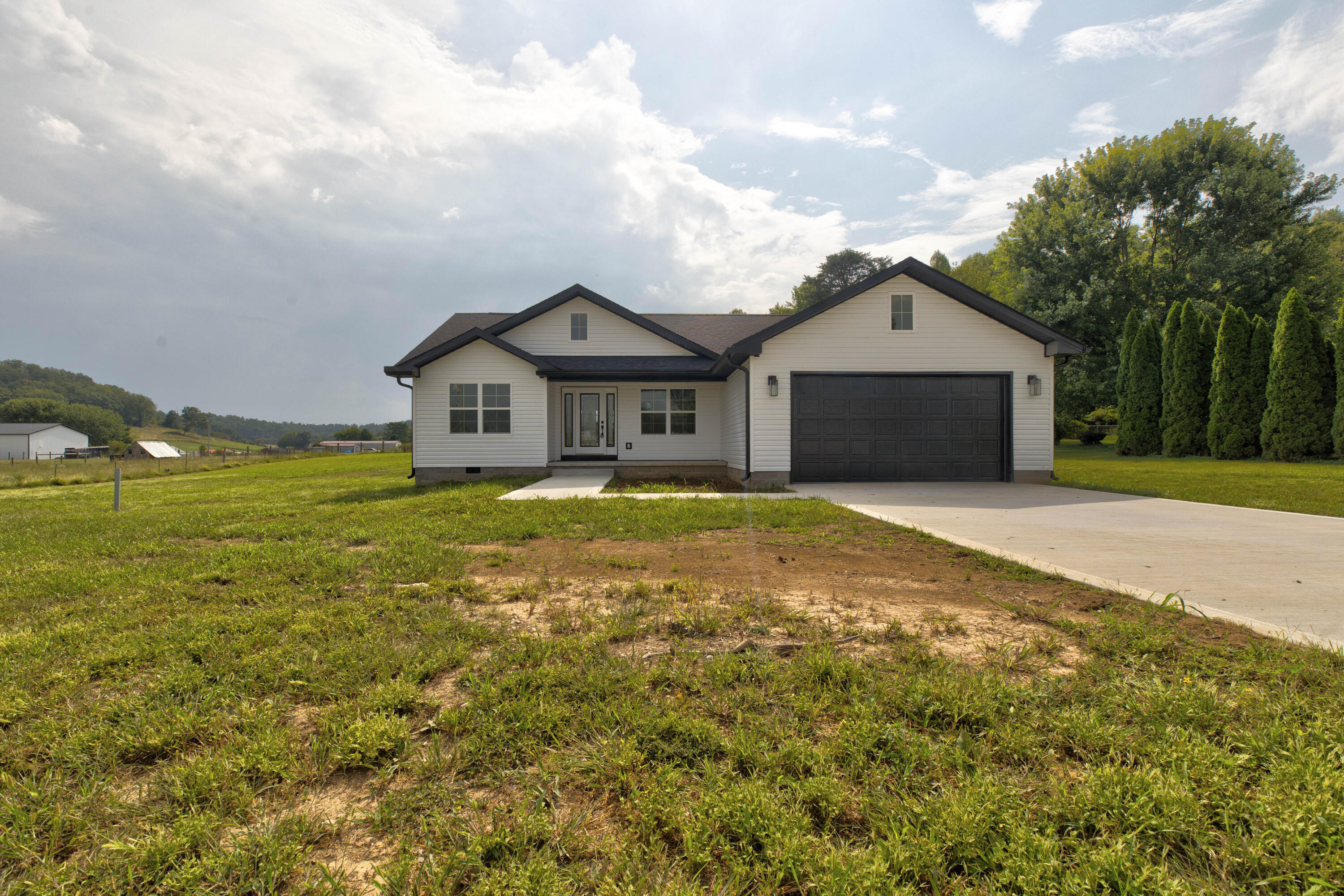 121 Spring Meadows Drive Property Photo 4