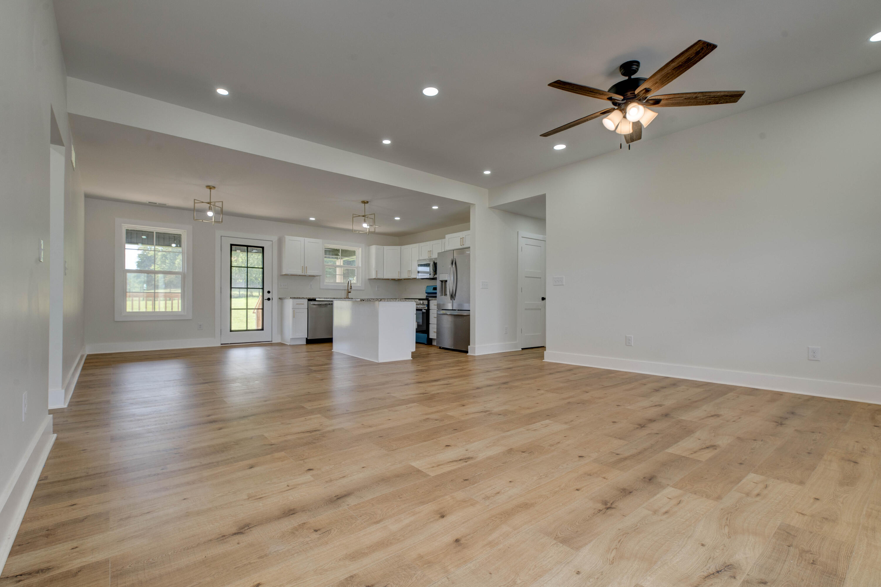 121 Spring Meadows Drive Property Photo 7