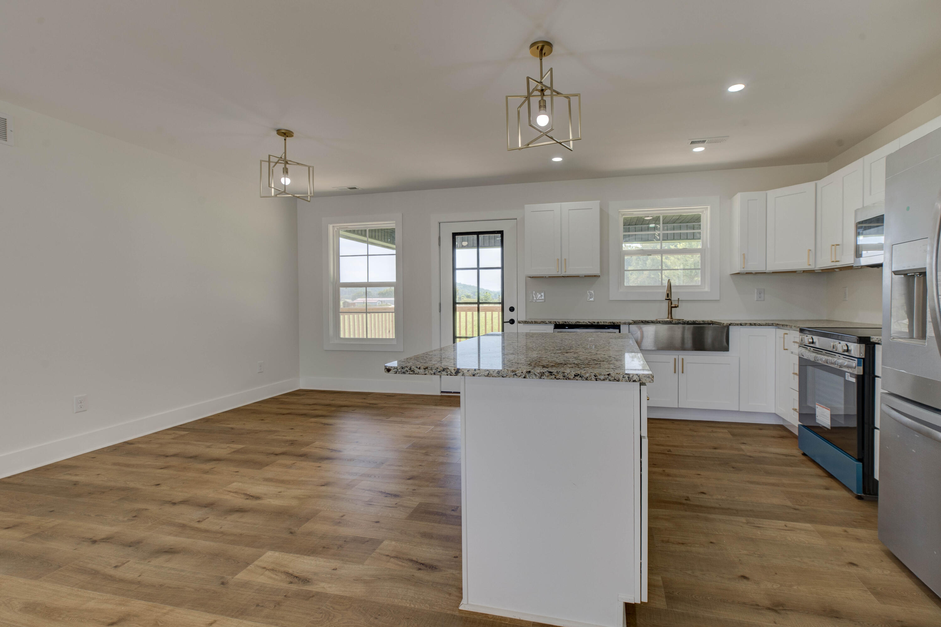 121 Spring Meadows Drive Property Photo 14