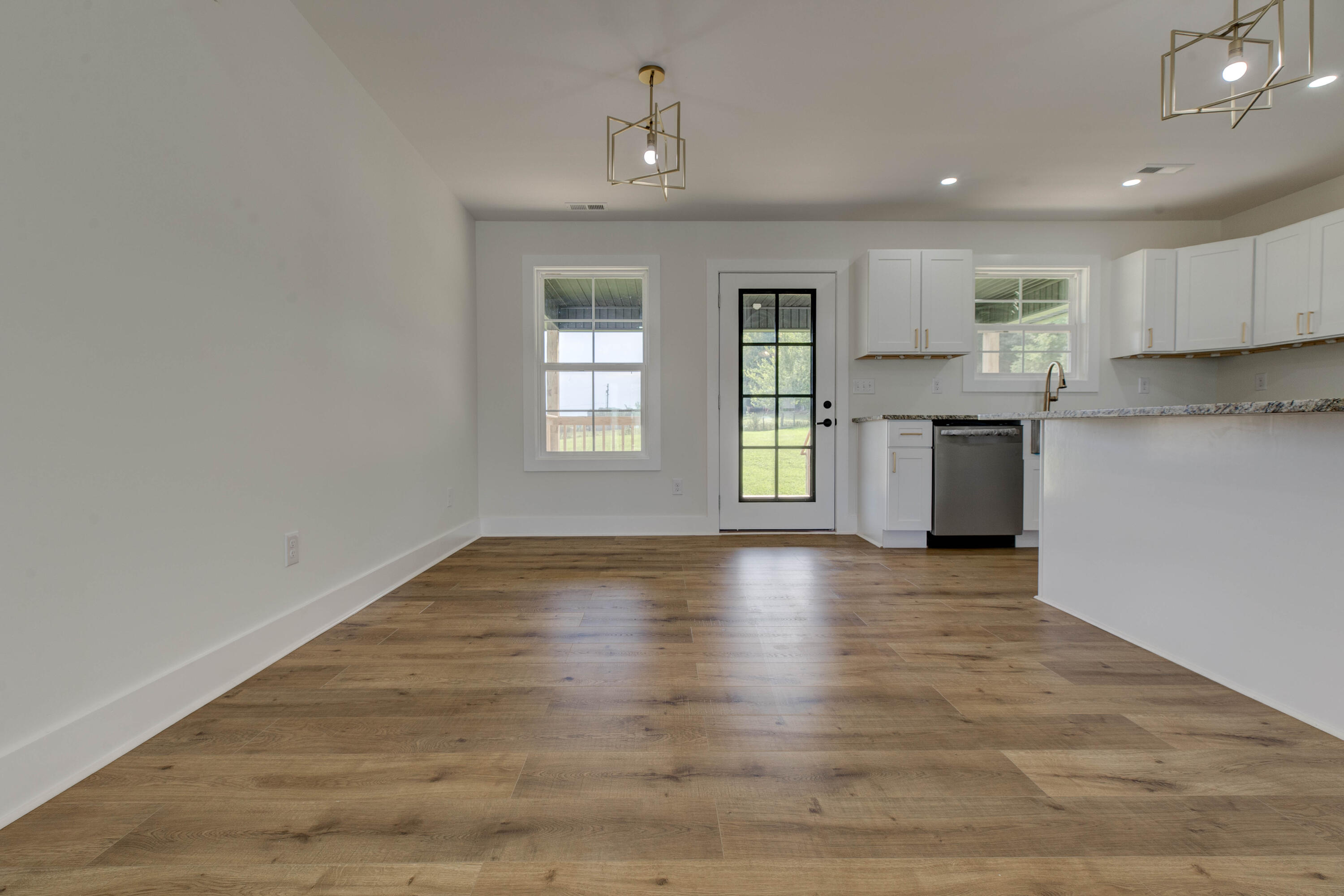 121 Spring Meadows Drive Property Photo 16