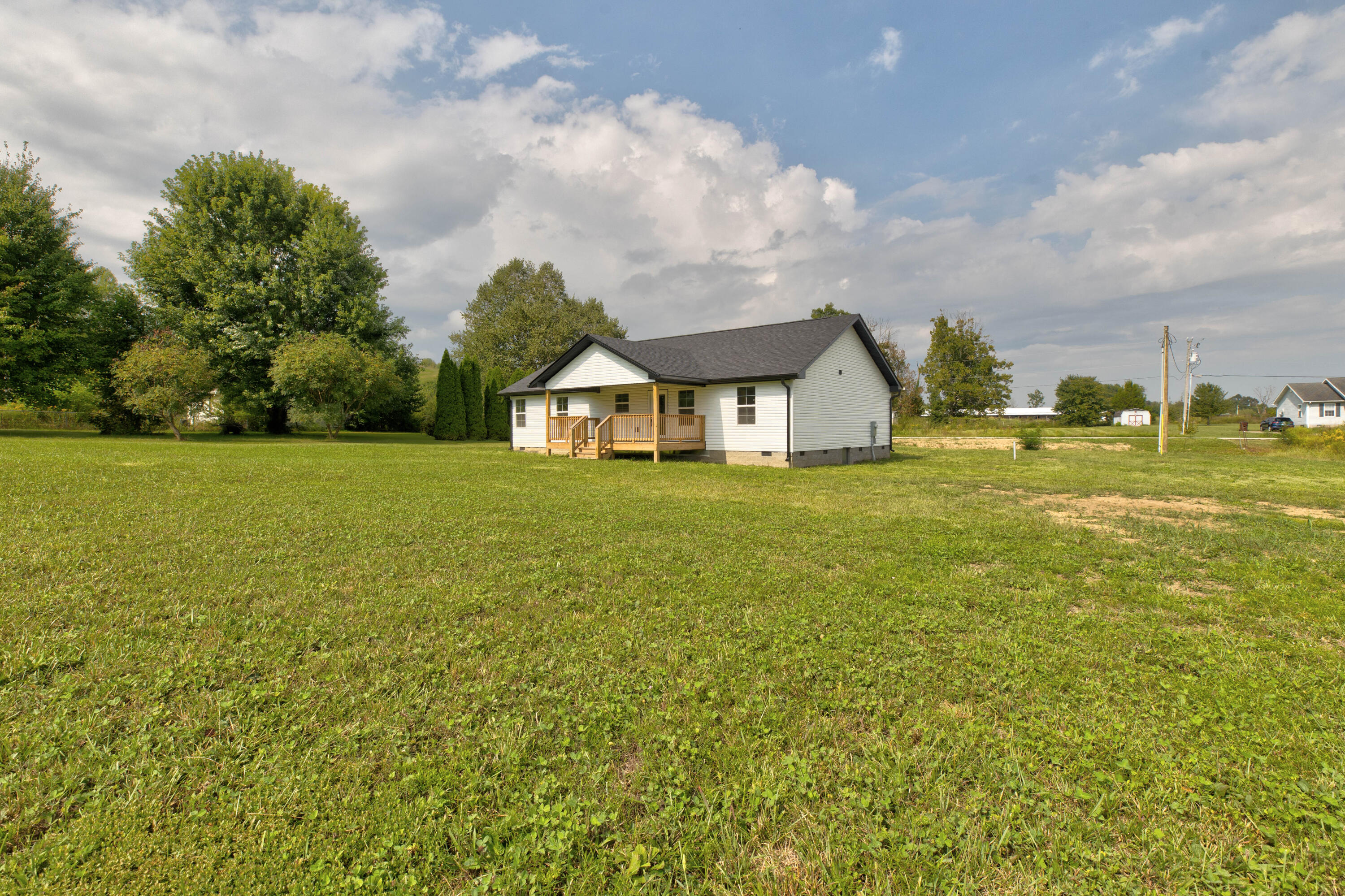 121 Spring Meadows Drive Property Photo 38