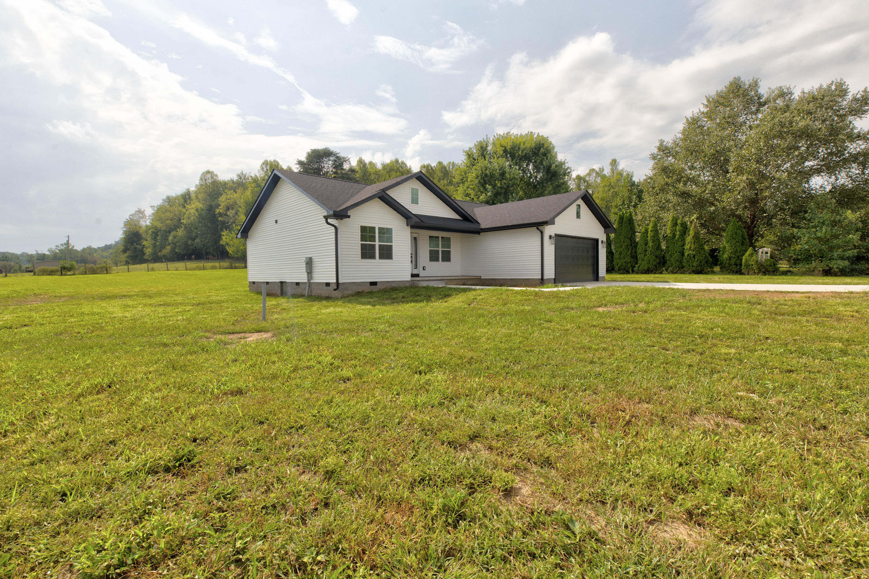 121 Spring Meadows Drive Property Photo 39