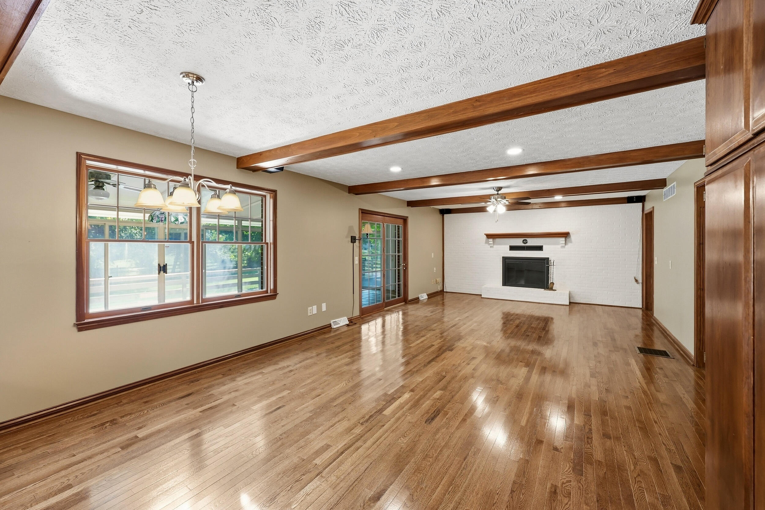 1050 Bluegrass Pike Property Photo 16