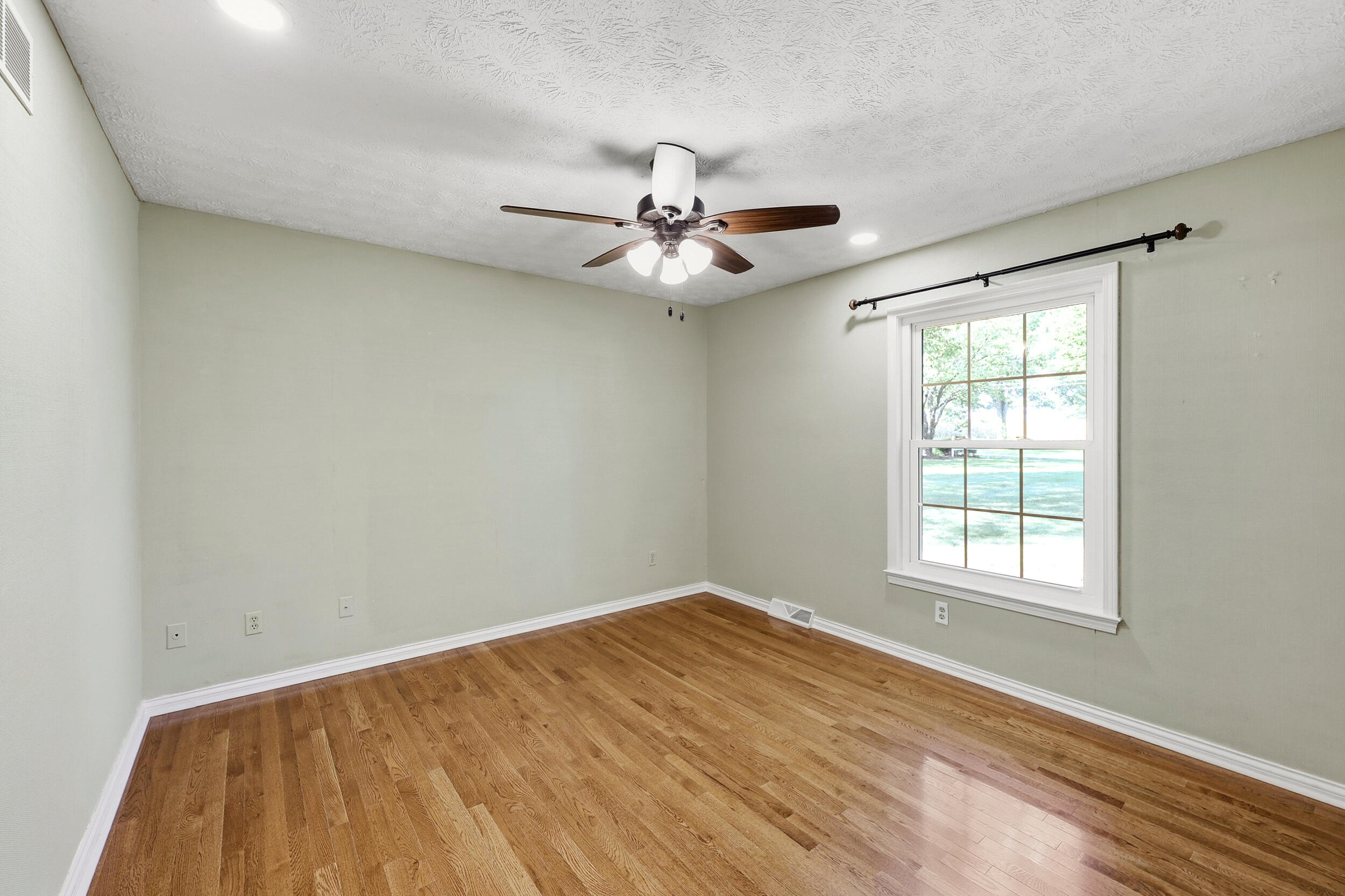 1050 Bluegrass Pike Property Photo 22