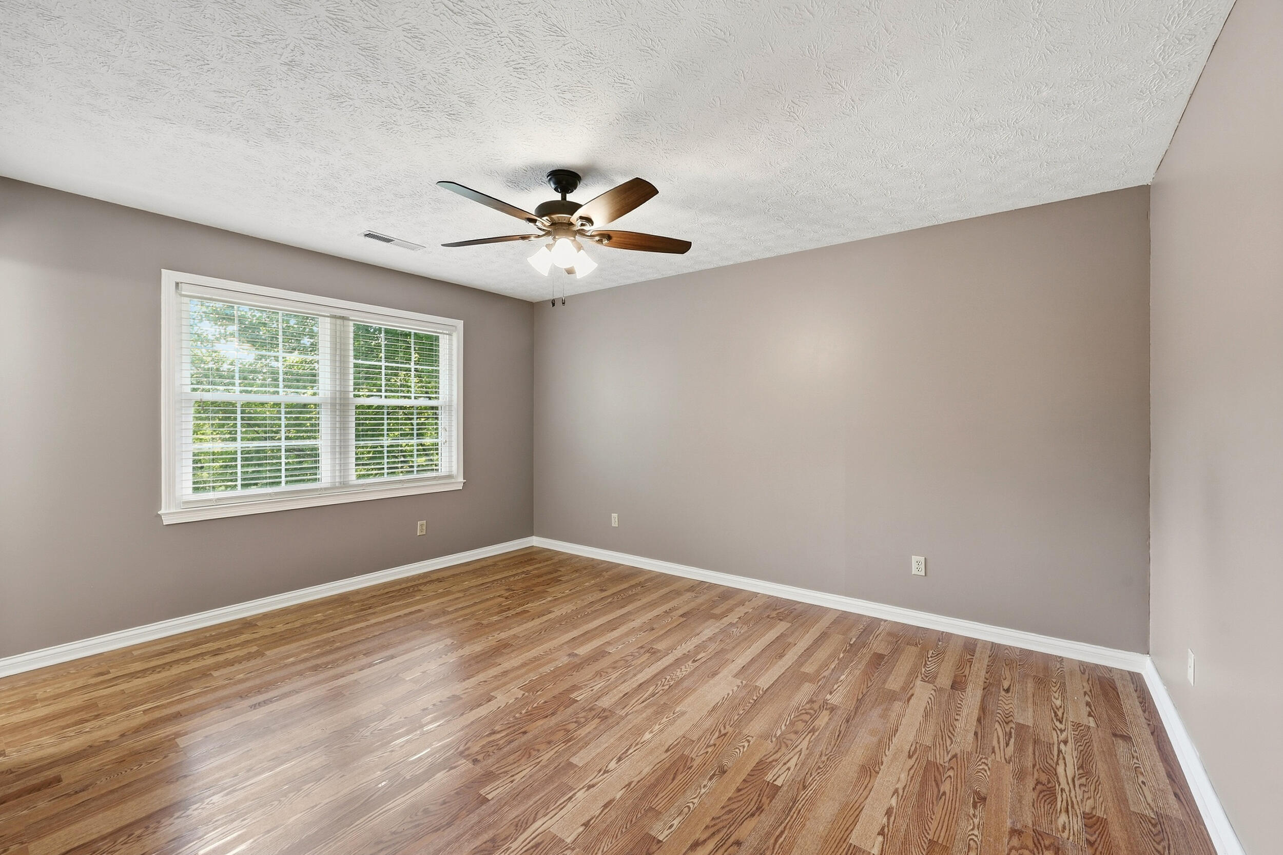 1050 Bluegrass Pike Property Photo 27