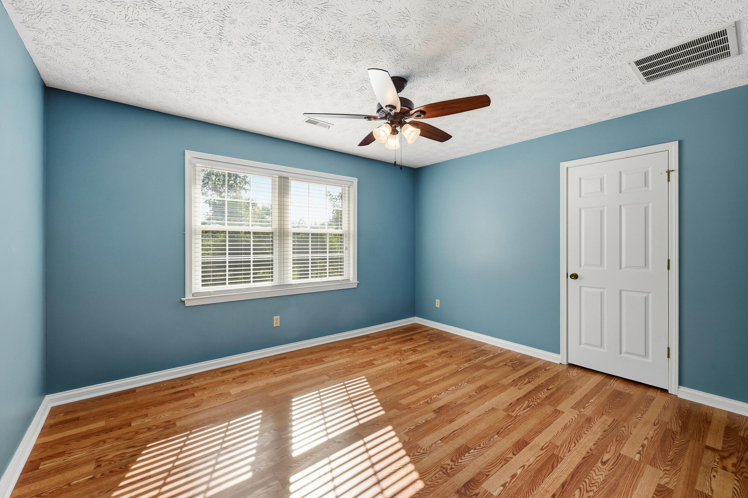 1050 Bluegrass Pike Property Photo 31