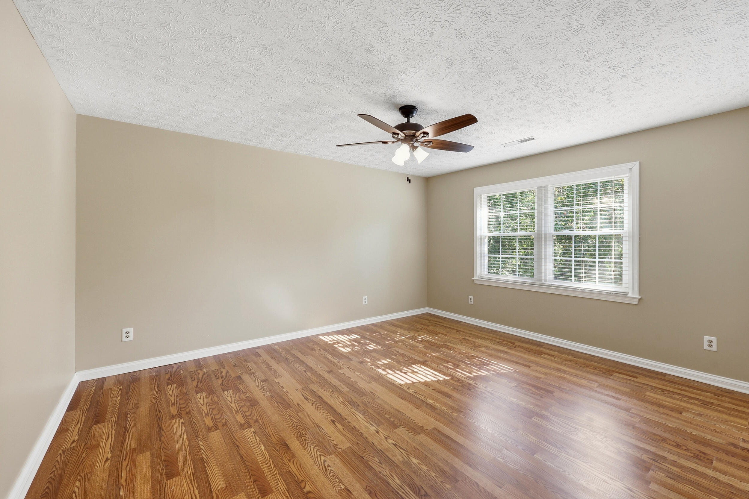 1050 Bluegrass Pike Property Photo 33