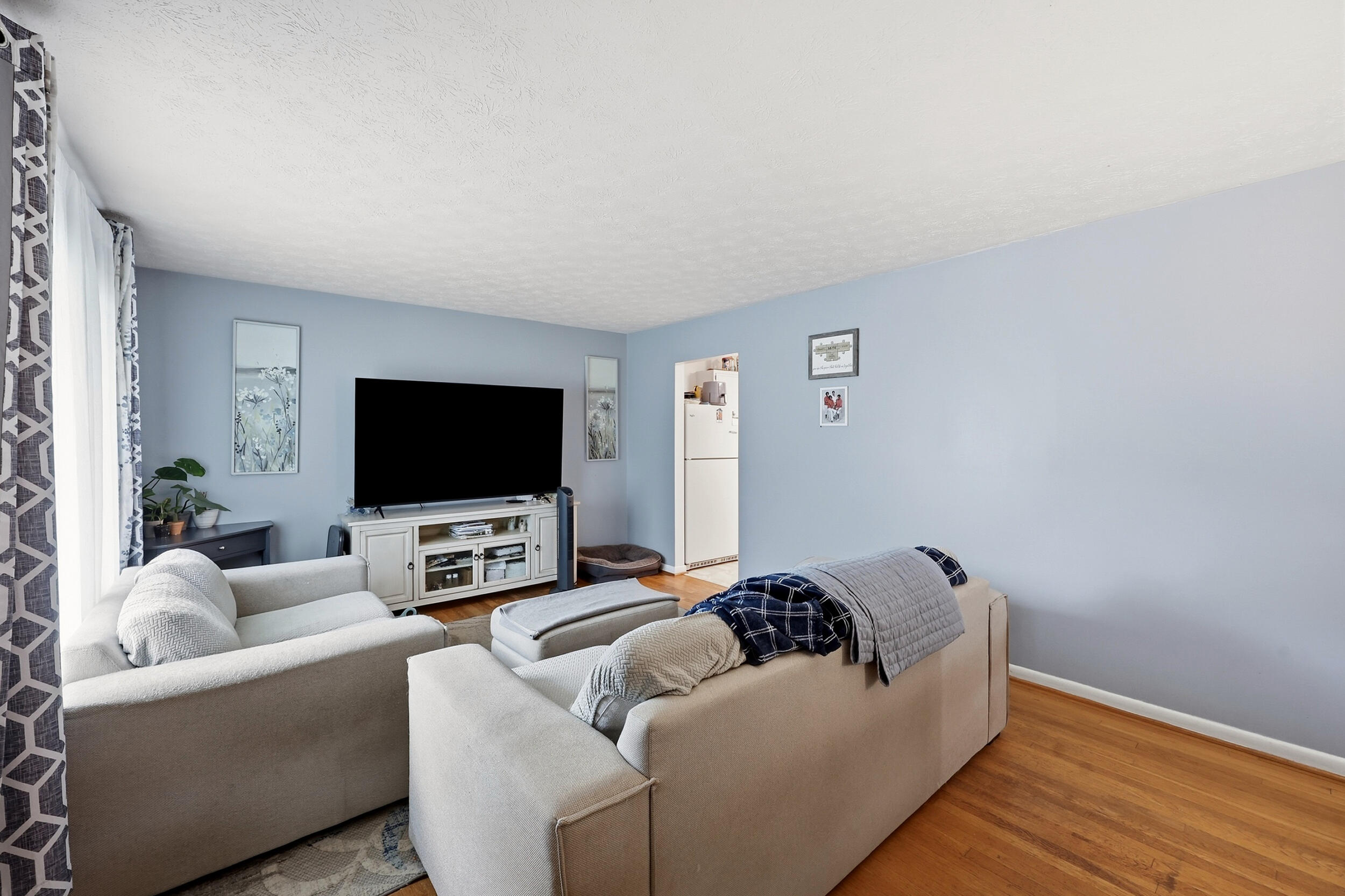 309 Larkwood Drive Property Photo 3