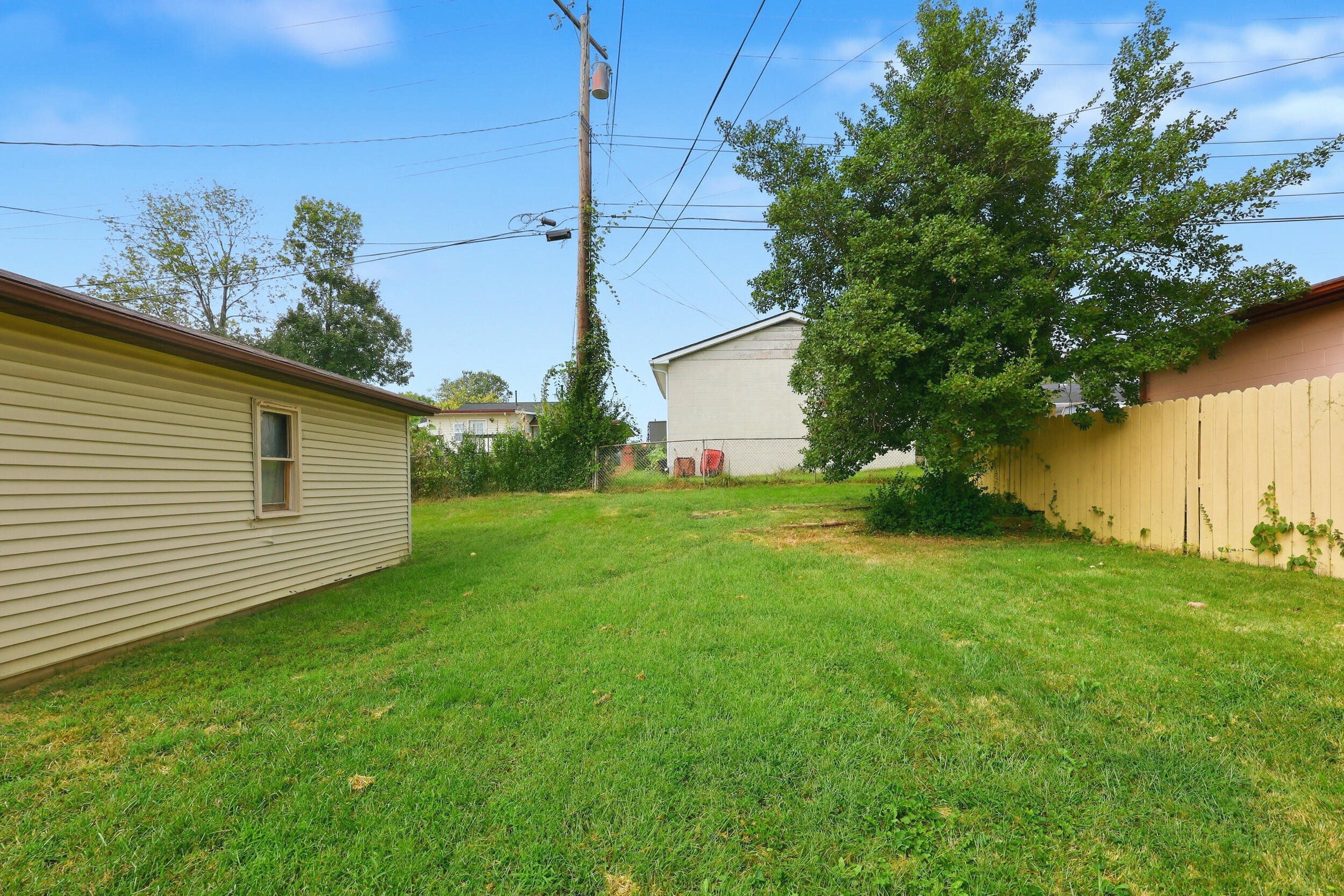 309 Larkwood Drive Property Photo 15