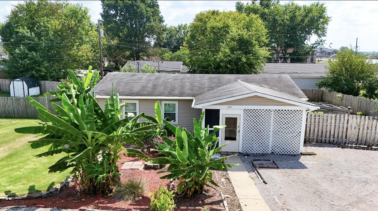 109 Sue Lee Drive Property Photo 1