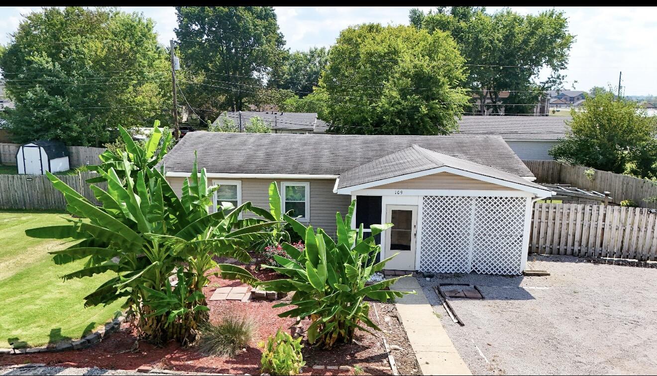 109 Sue Lee Drive Property Photo 2