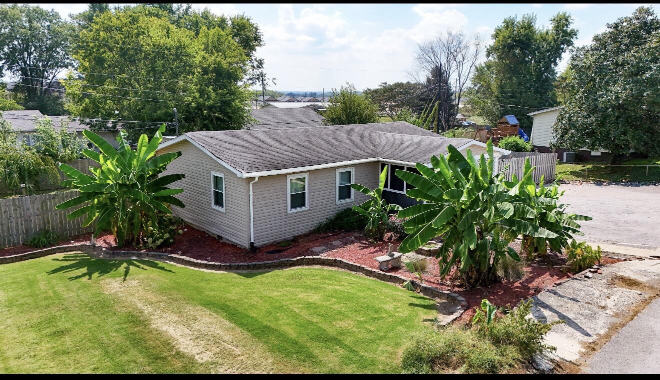 109 Sue Lee Drive Property Photo 3