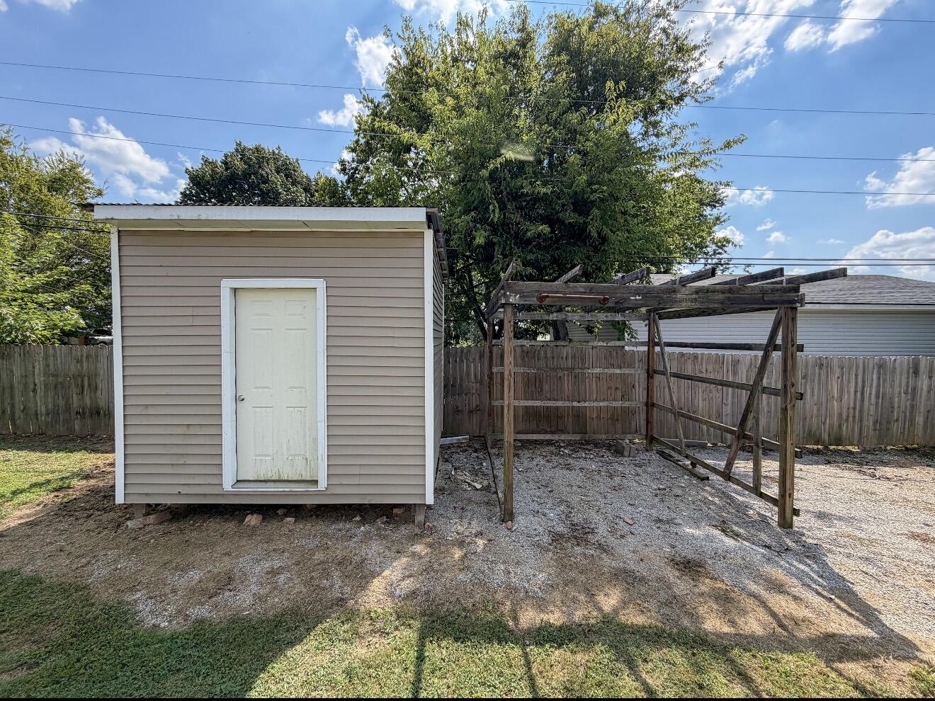 109 Sue Lee Drive Property Photo 7