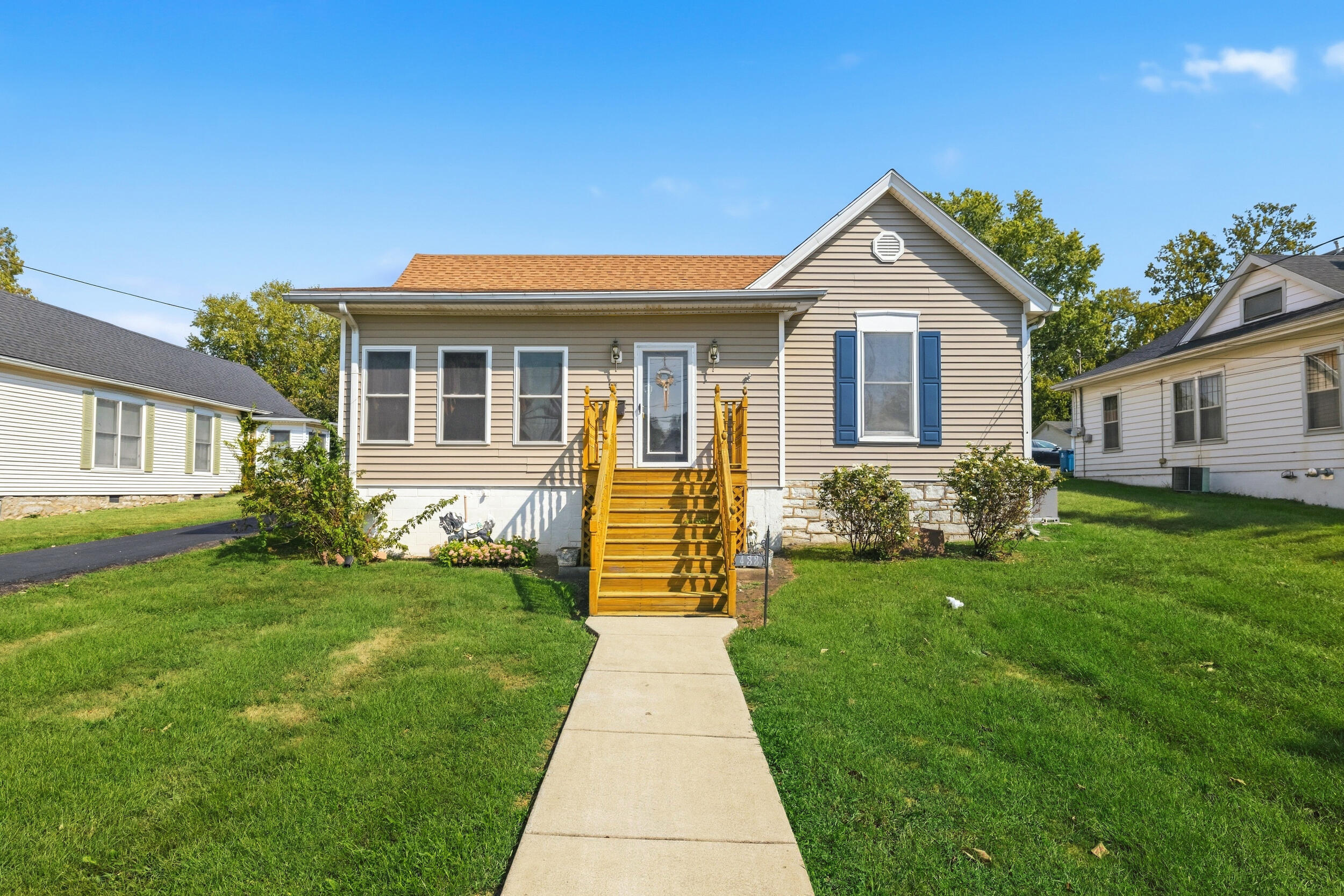 433 N College Street Property Photo 1
