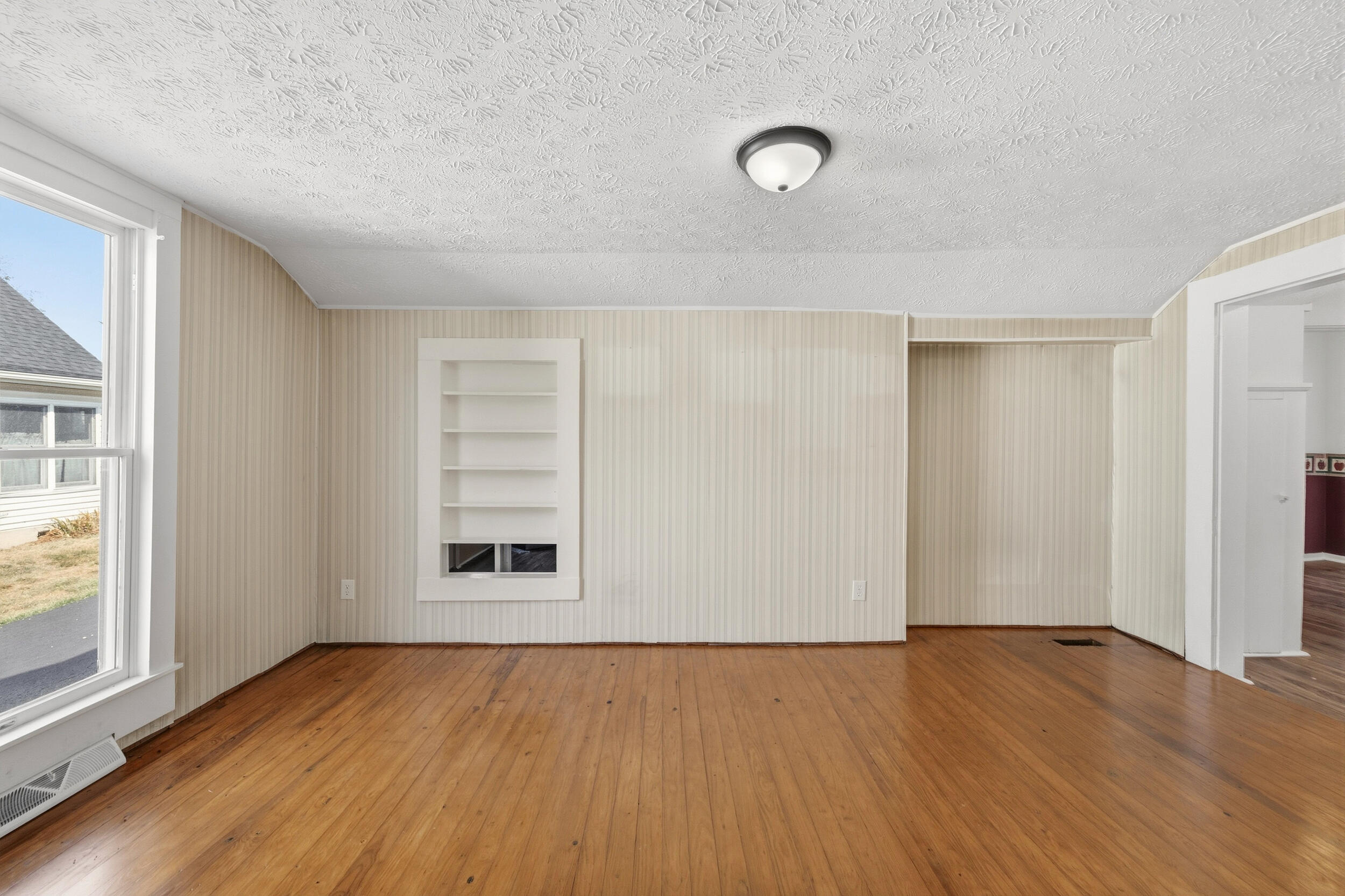 433 N College Street Property Photo 12