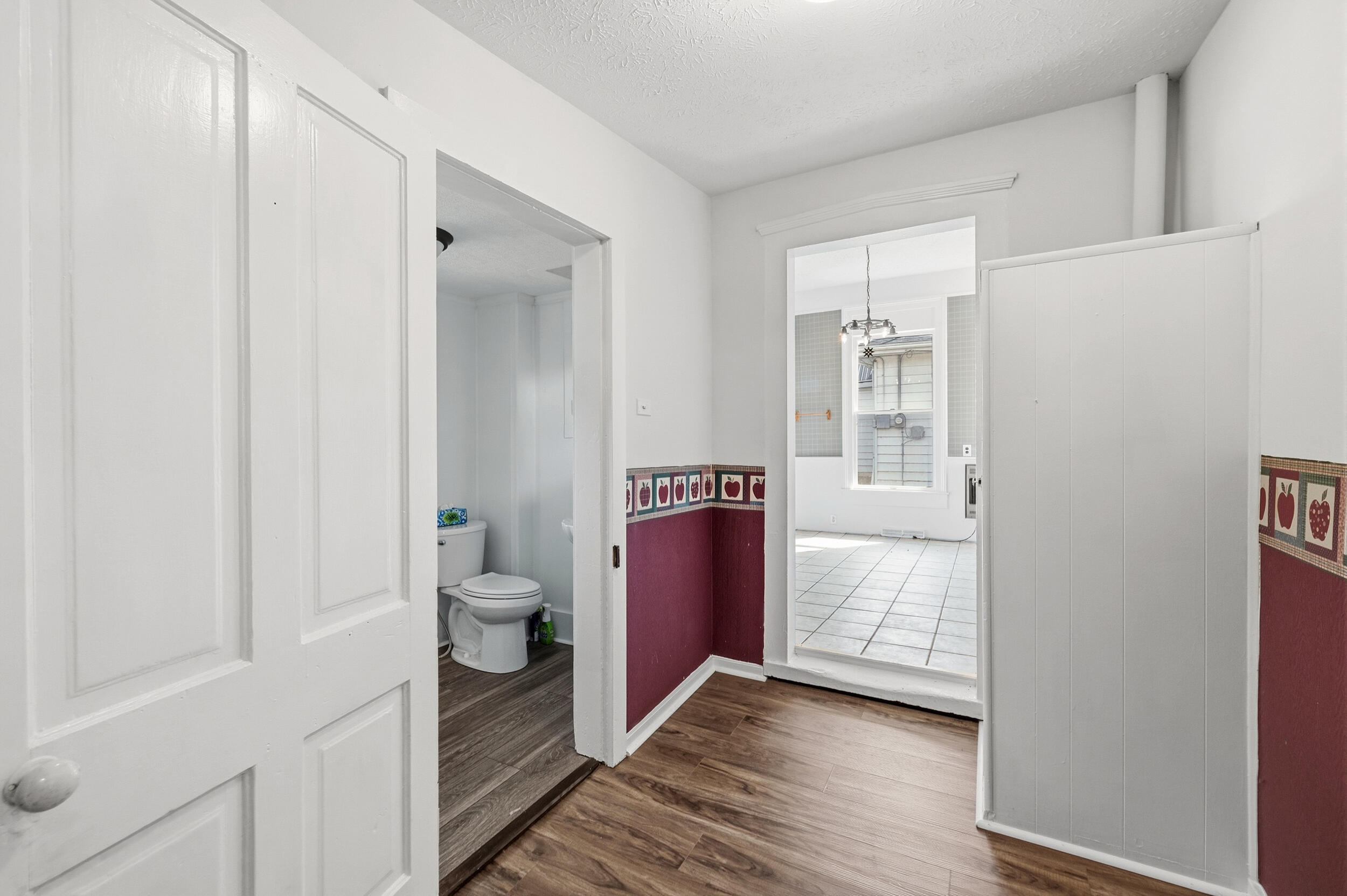 433 N College Street Property Photo 24