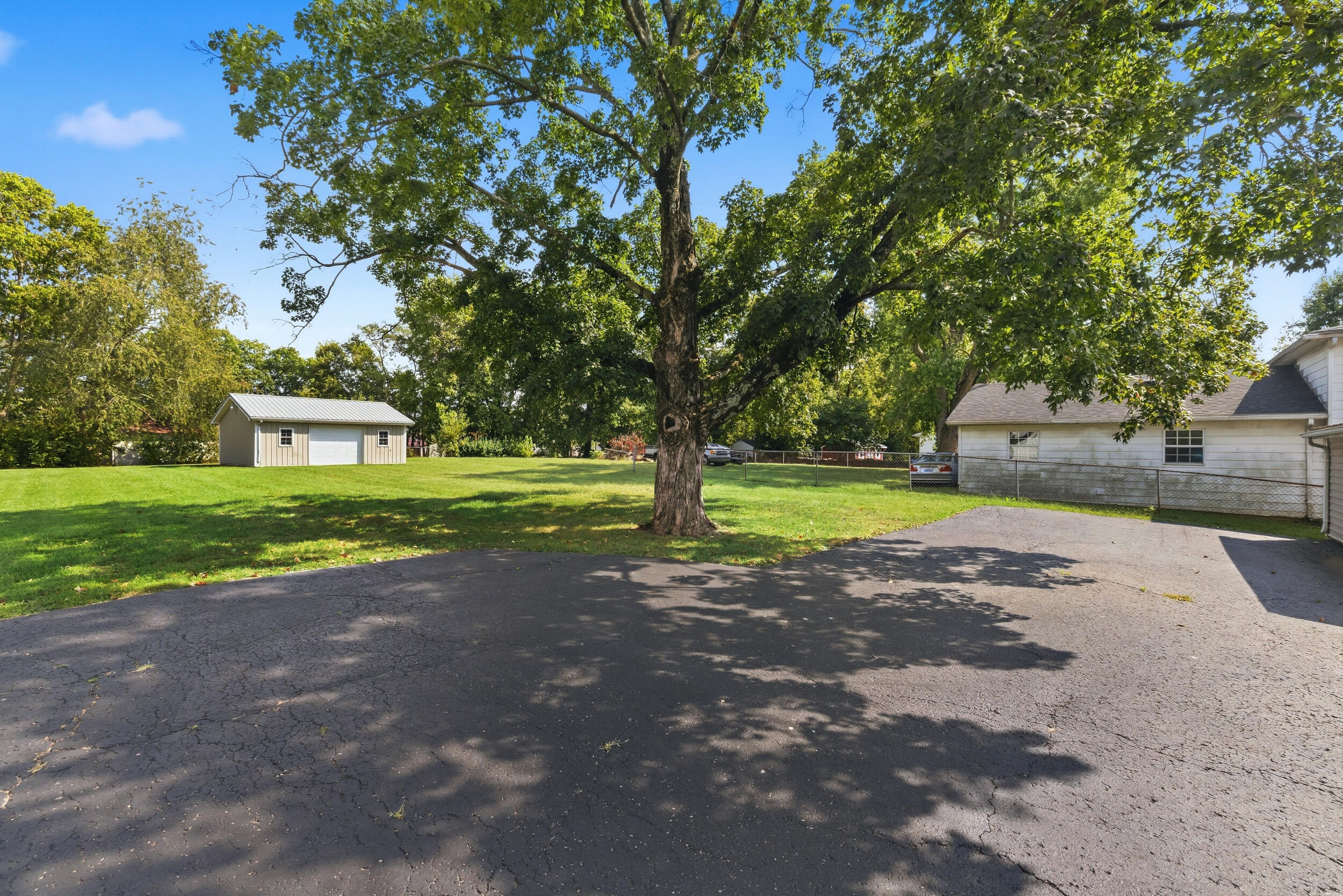433 N College Street Property Photo 34