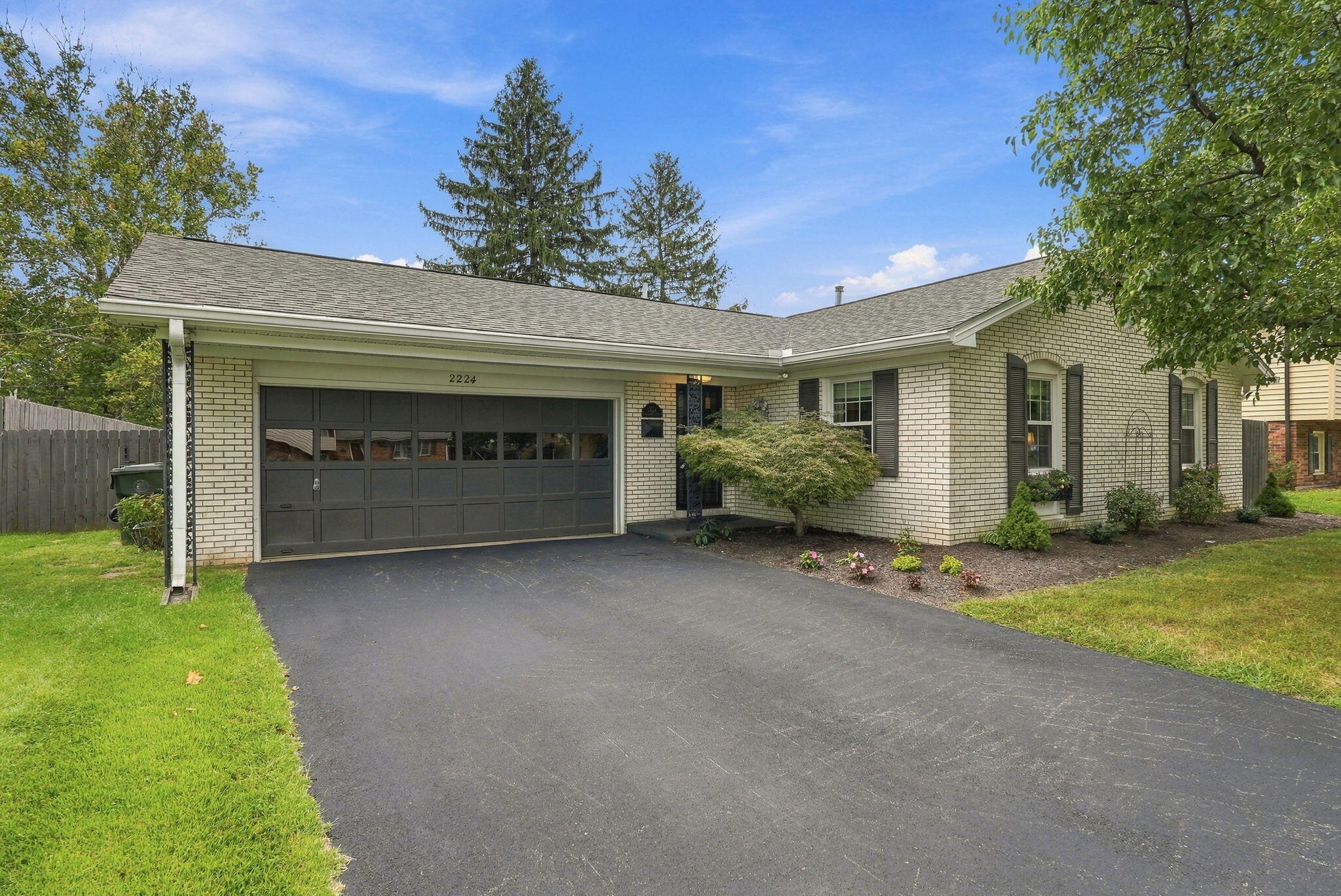 2224 Markham Court Property Photo 8